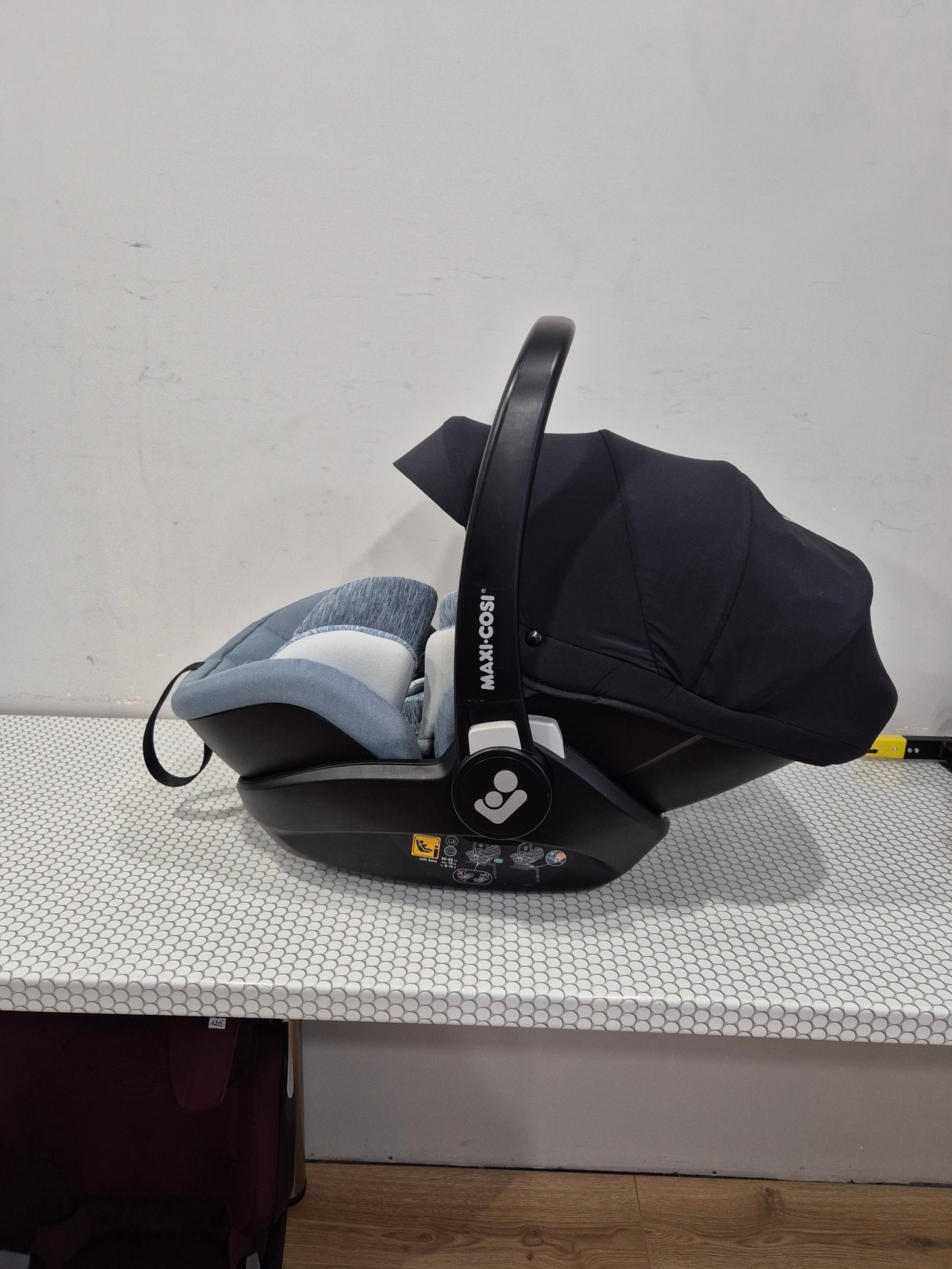 Maxi Cosi Marble i-Size 0-13kg. su IsoFix baze