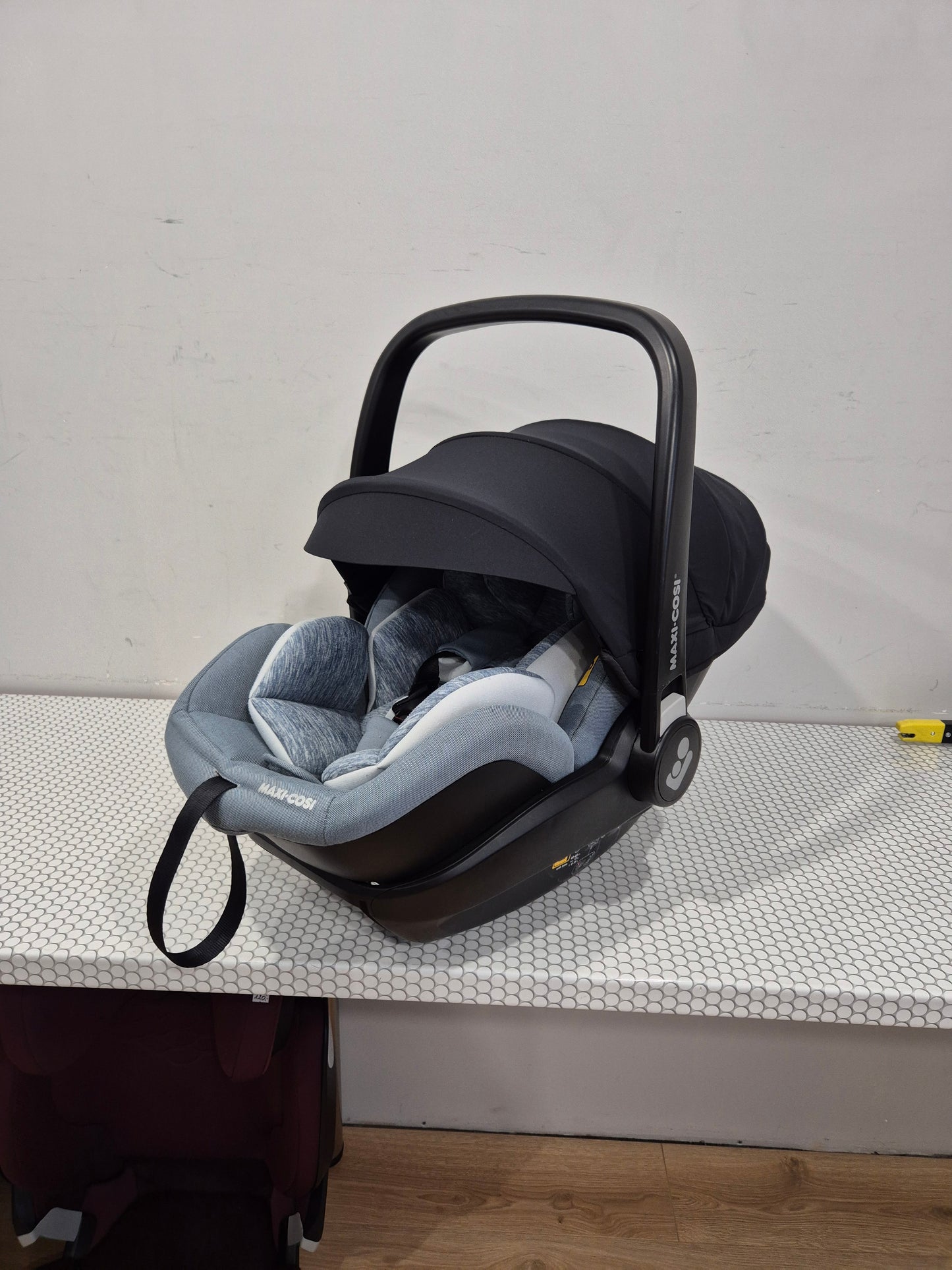 Maxi Cosi Marble i-Size 0-13kg. su IsoFix baze