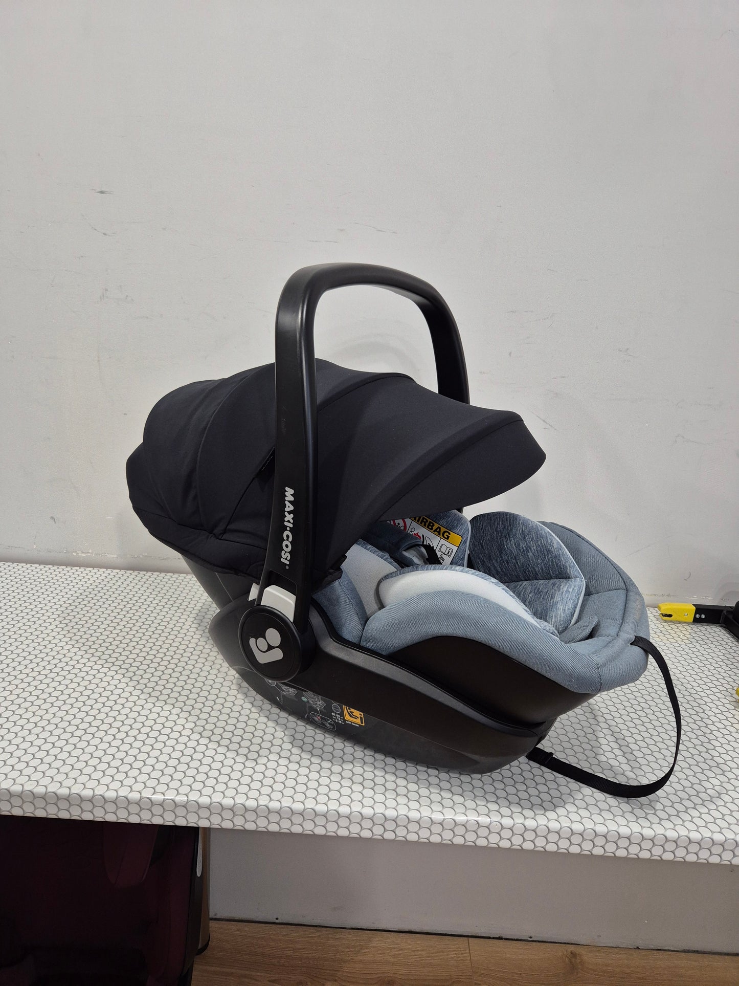 Maxi Cosi Marble i-Size 0-13kg. su IsoFix baze