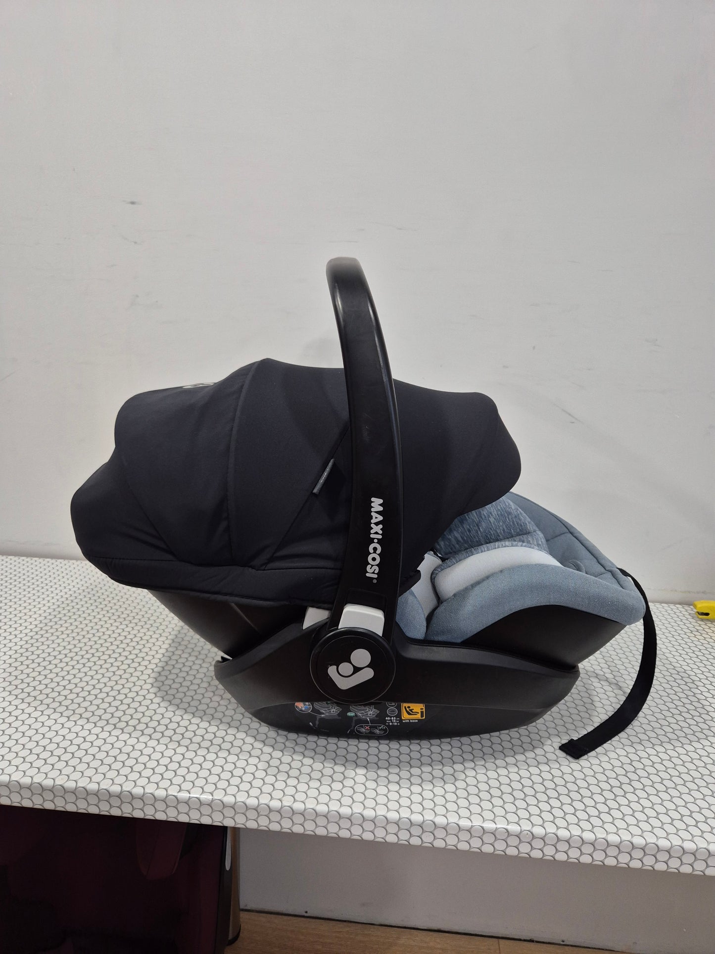 Maxi Cosi Marble i-Size 0-13kg. su IsoFix baze