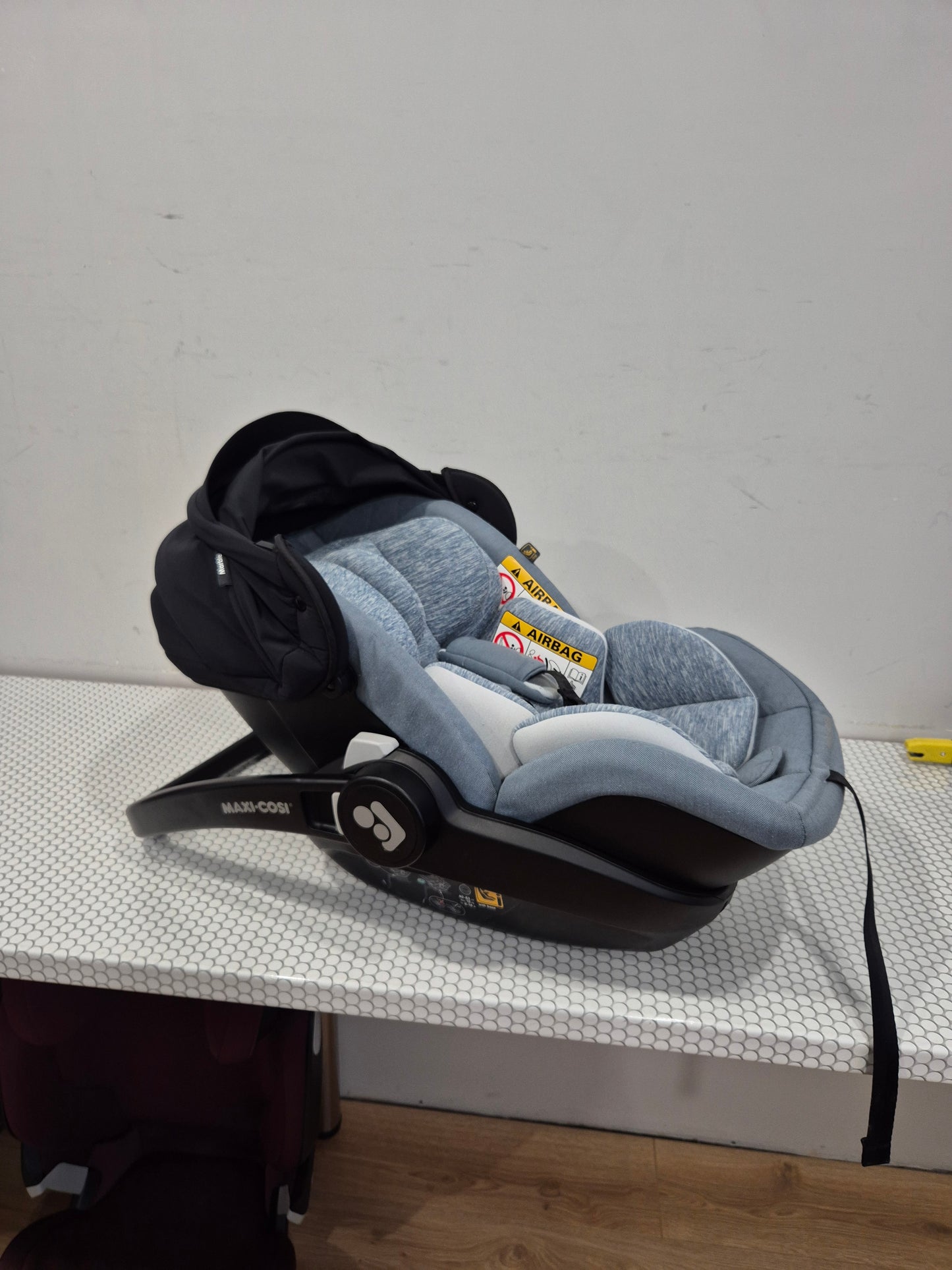 Maxi Cosi Marble i-Size 0-13kg. su IsoFix baze