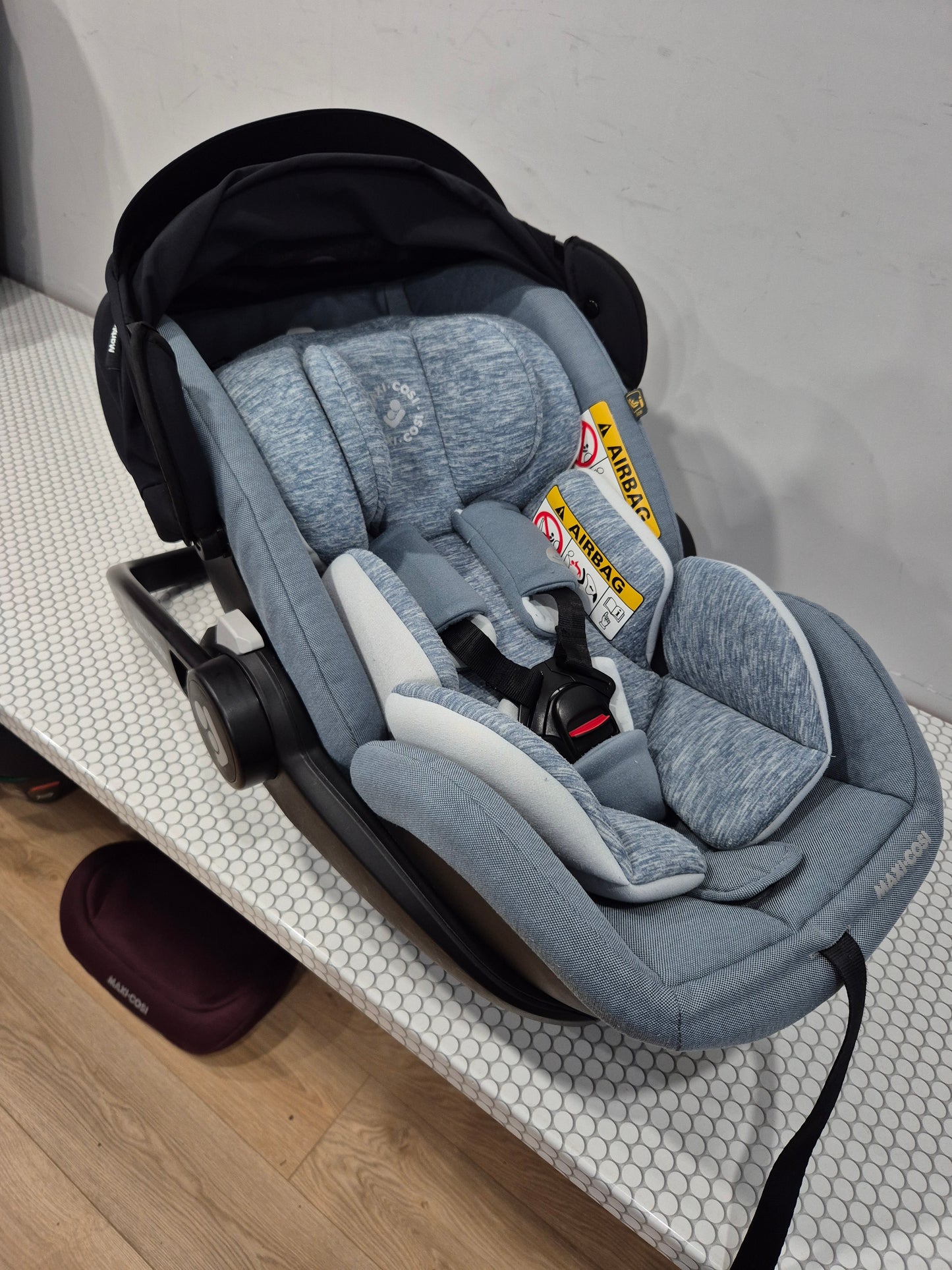 Maxi Cosi Marble i-Size 0-13kg. su IsoFix baze