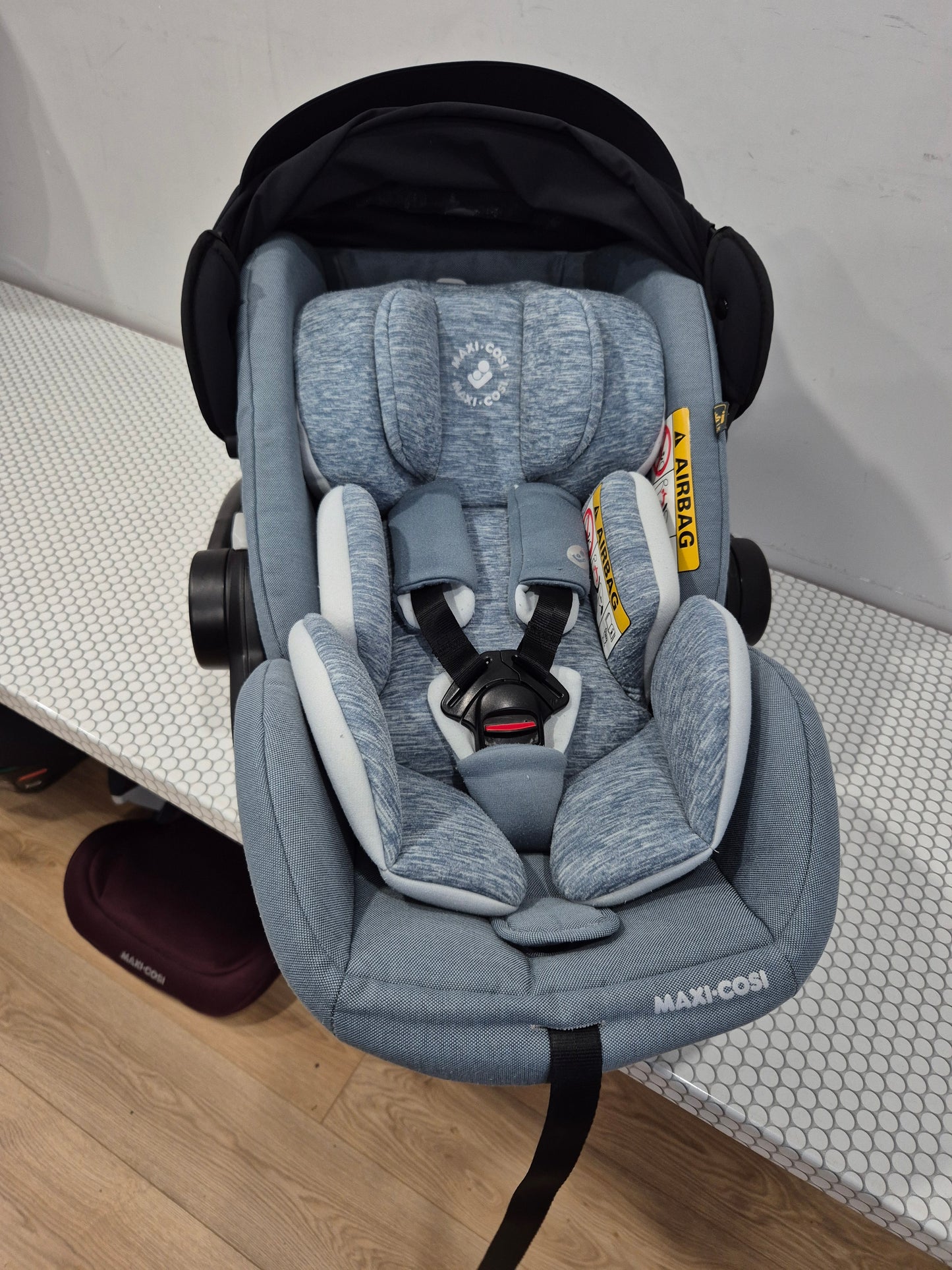 Maxi Cosi Marble i-Size 0-13kg. su IsoFix baze