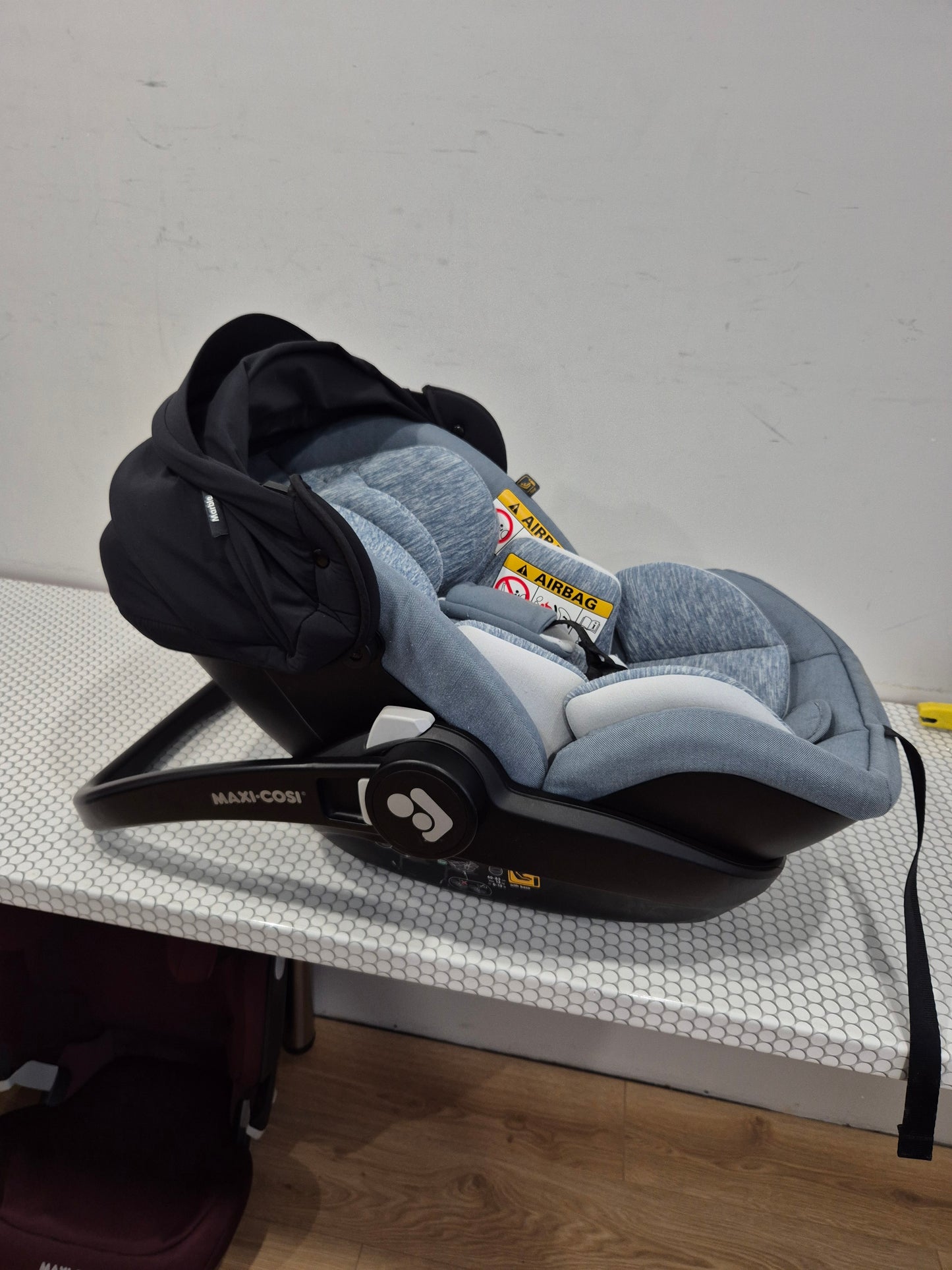 Maxi Cosi Marble i-Size 0-13kg. su IsoFix baze