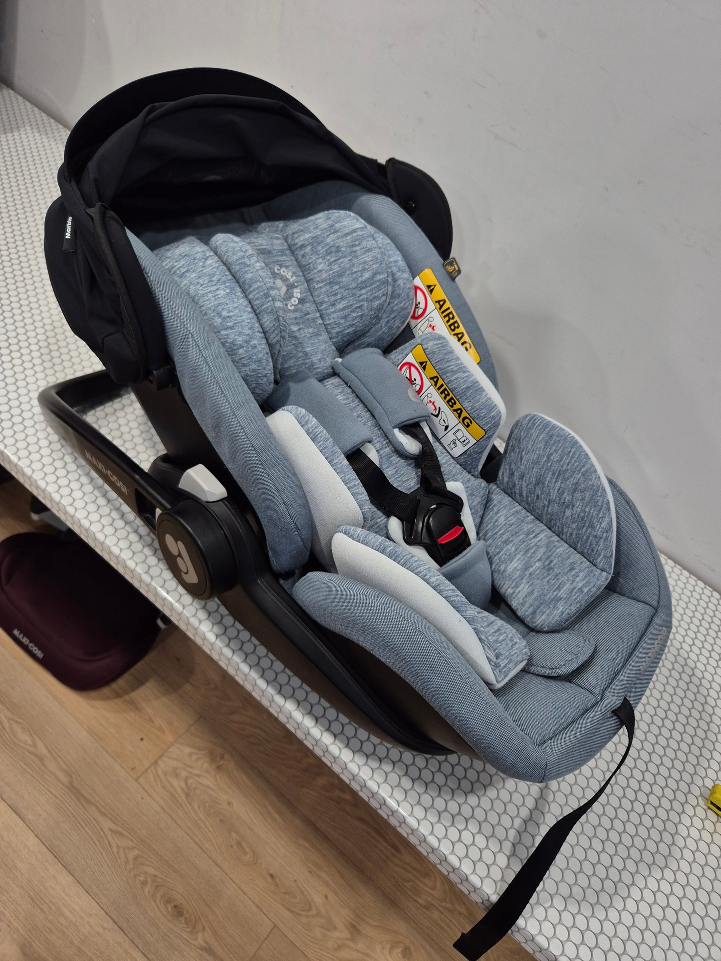 Maxi Cosi Marble i-Size 0-13kg. su IsoFix baze