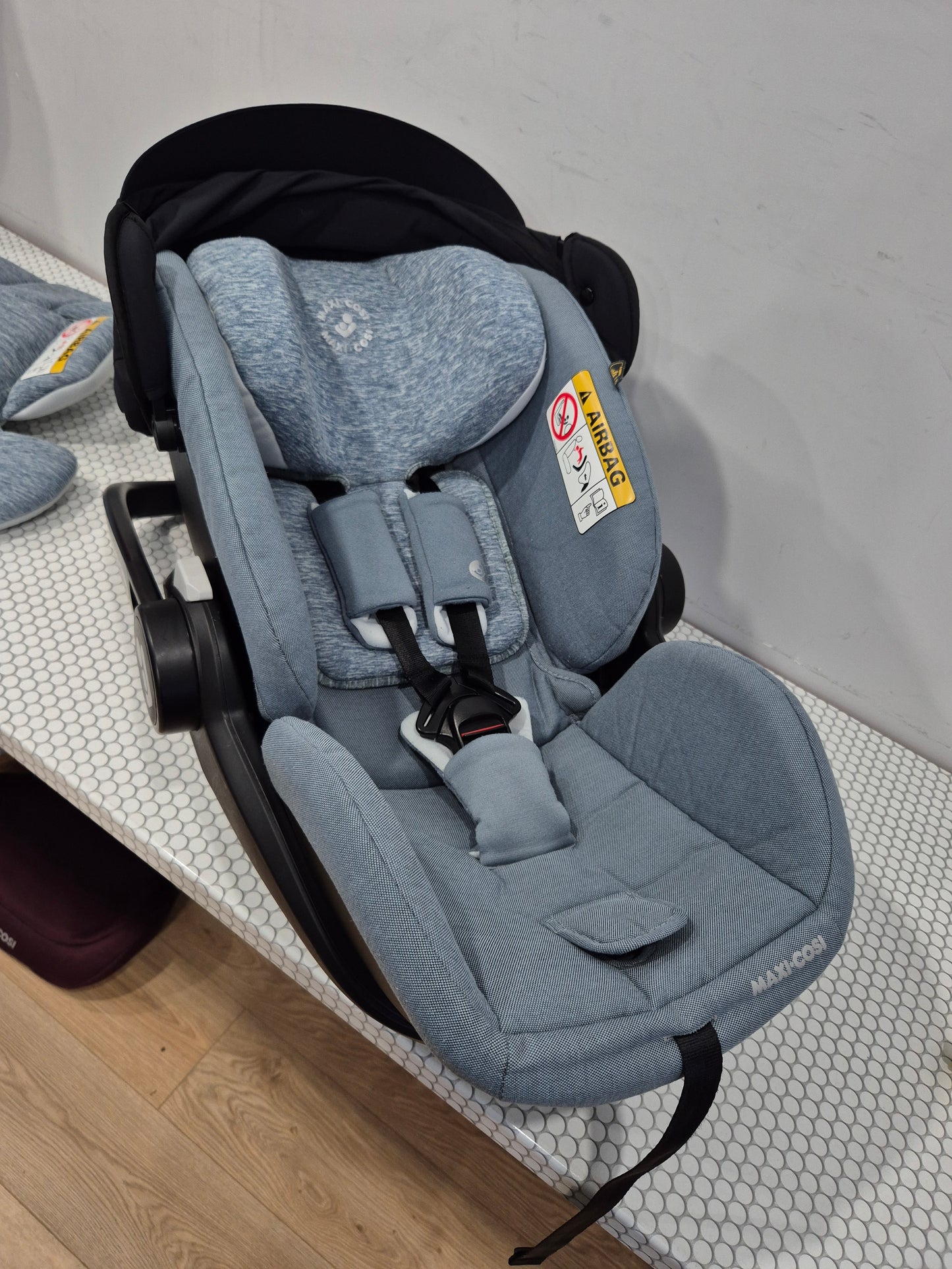 Maxi Cosi Marble i-Size 0-13kg. su IsoFix baze
