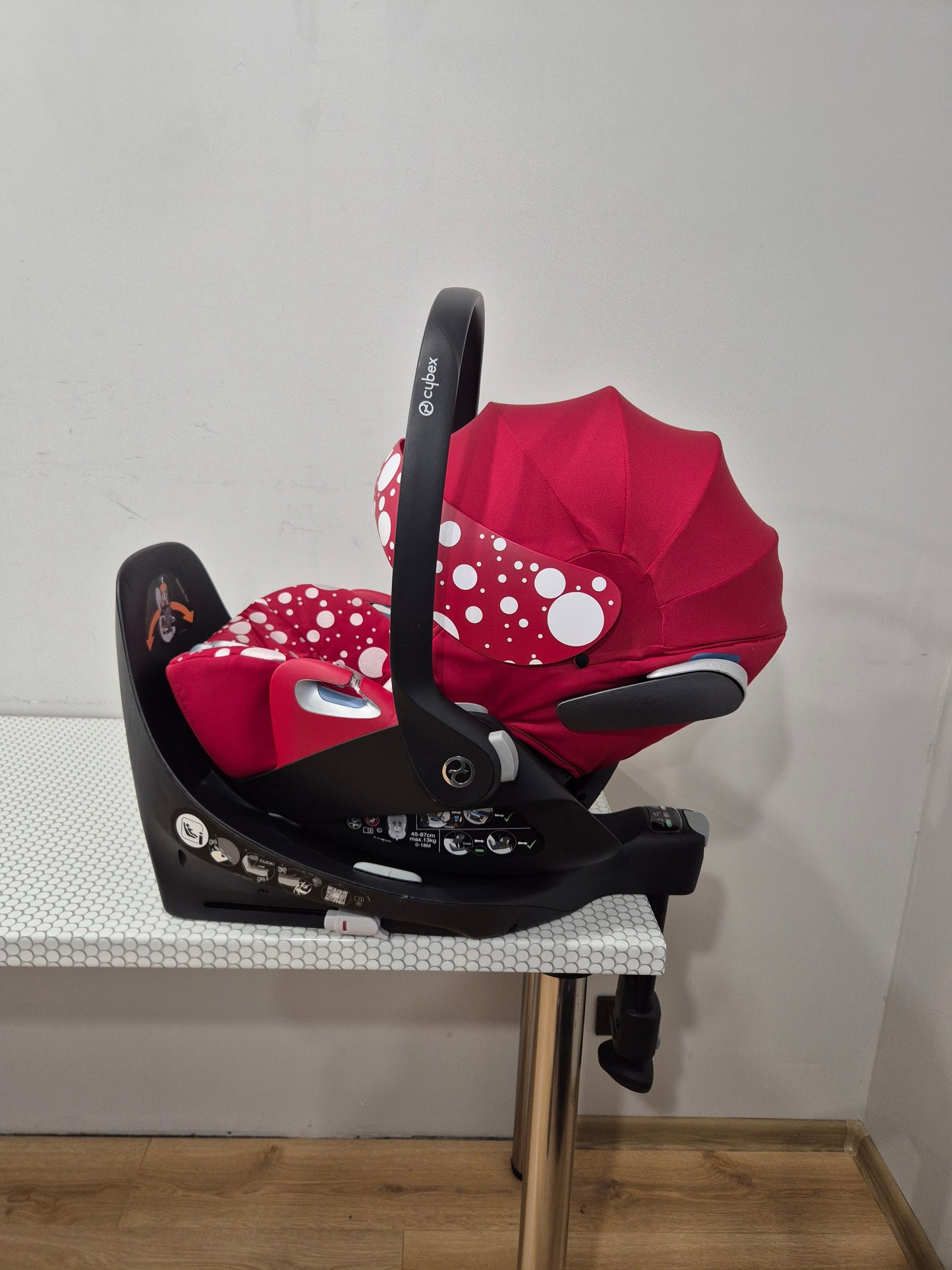 Cybex Cloud Z i-Size 0-13kg. kėdutė ir Base Z bazė.