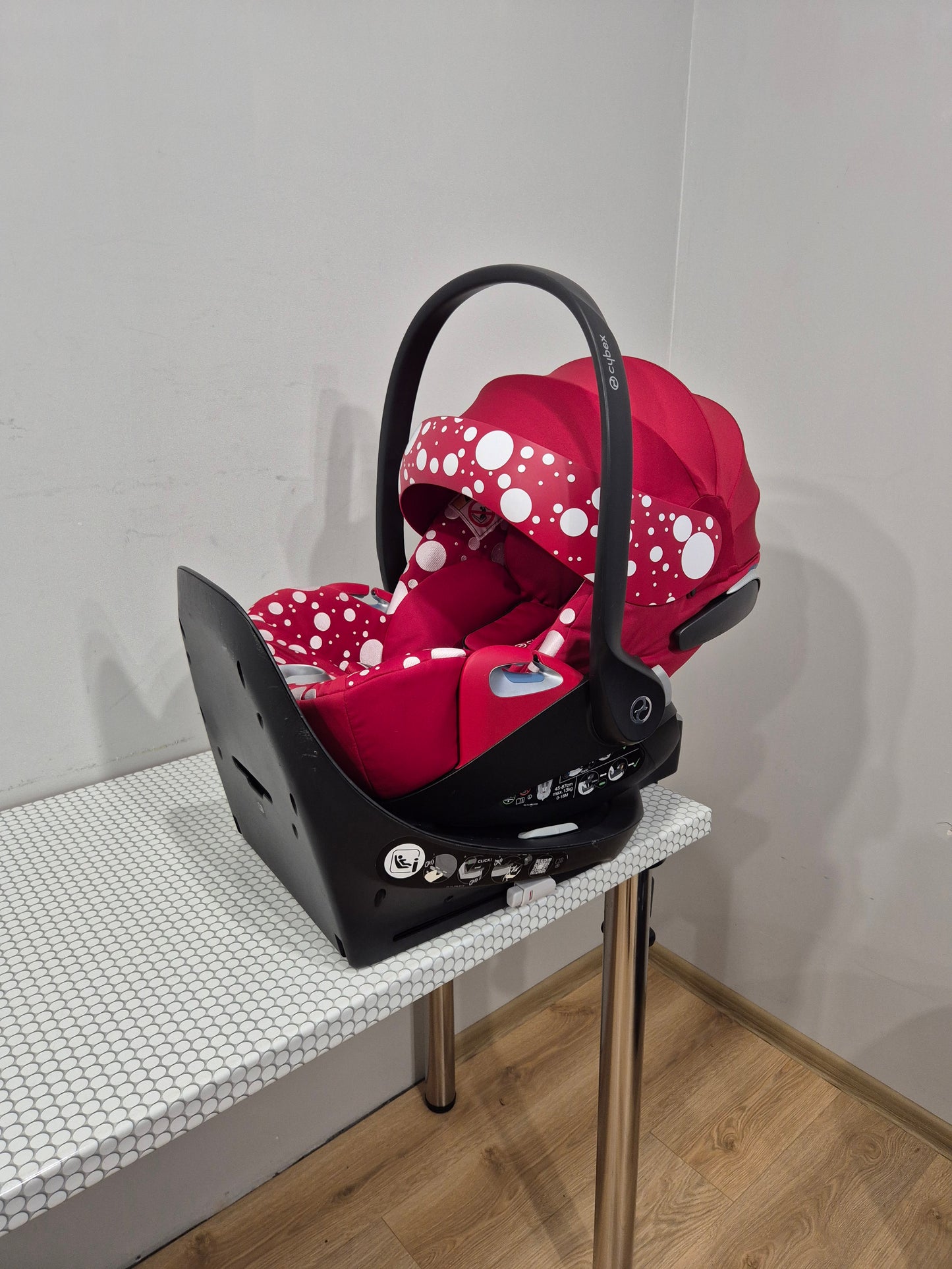 Cybex Cloud Z i-Size 0-13kg. kėdutė ir Base Z bazė.