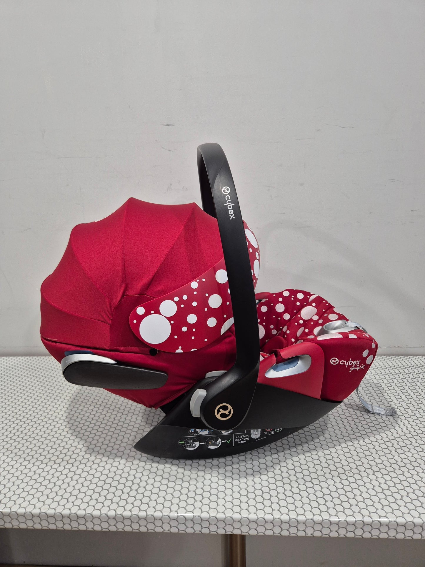Cybex Cloud Z i-Size 0-13kg. kėdutė ir Base Z bazė.