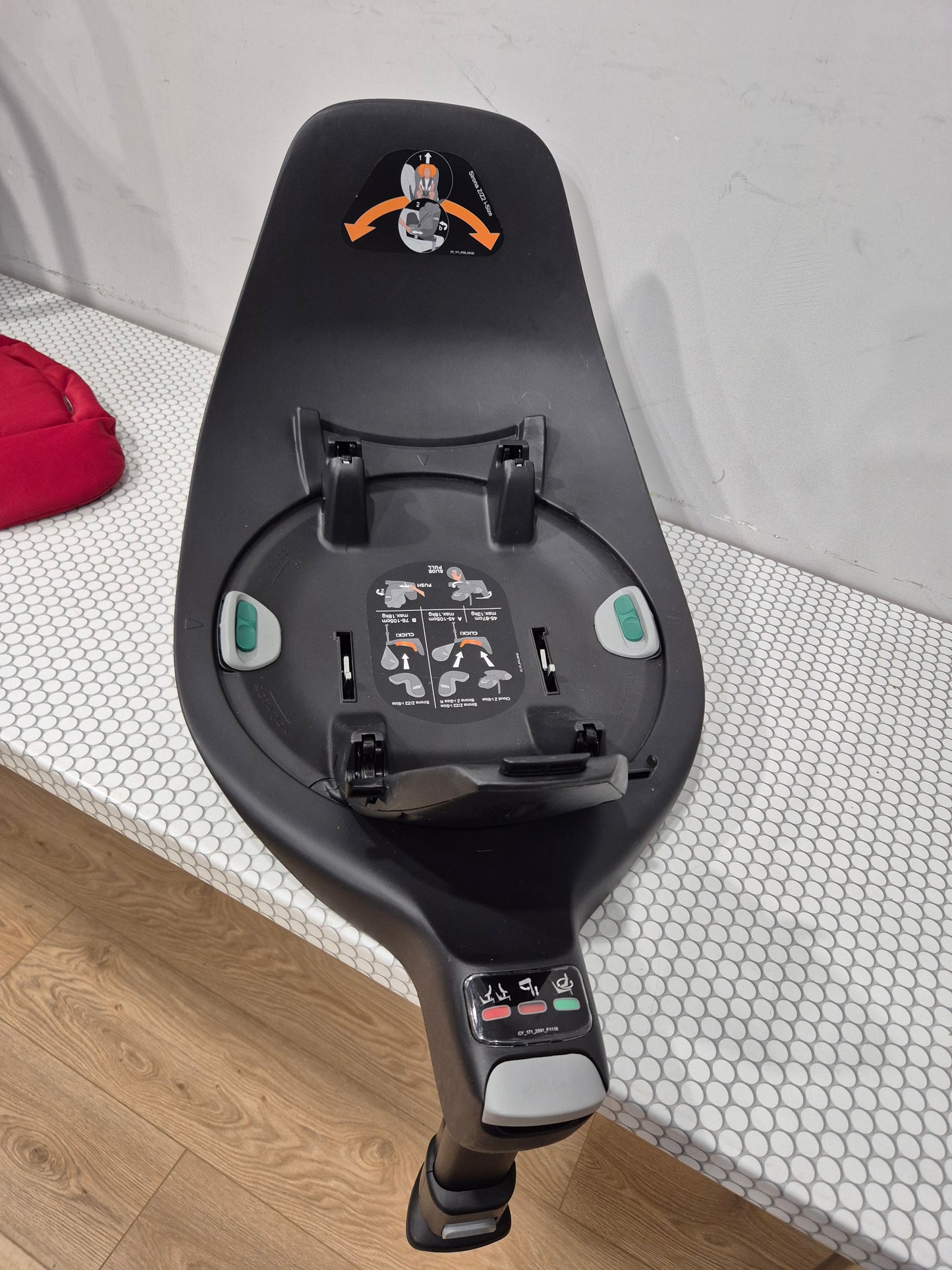 Cybex Cloud Z i-Size 0-13kg. kėdutė ir Base Z bazė.