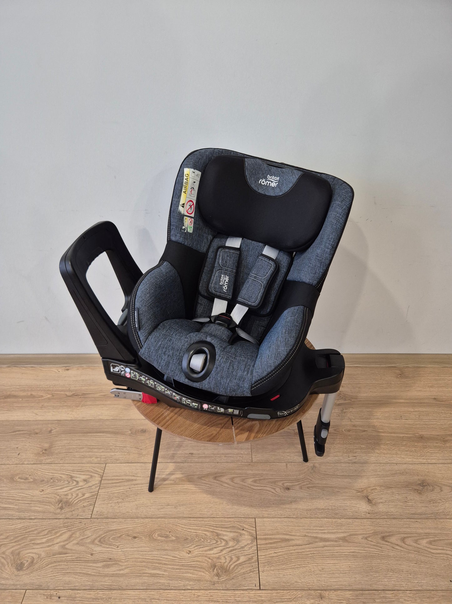 Britax Romer DualFix M i-Size 0-18kg.