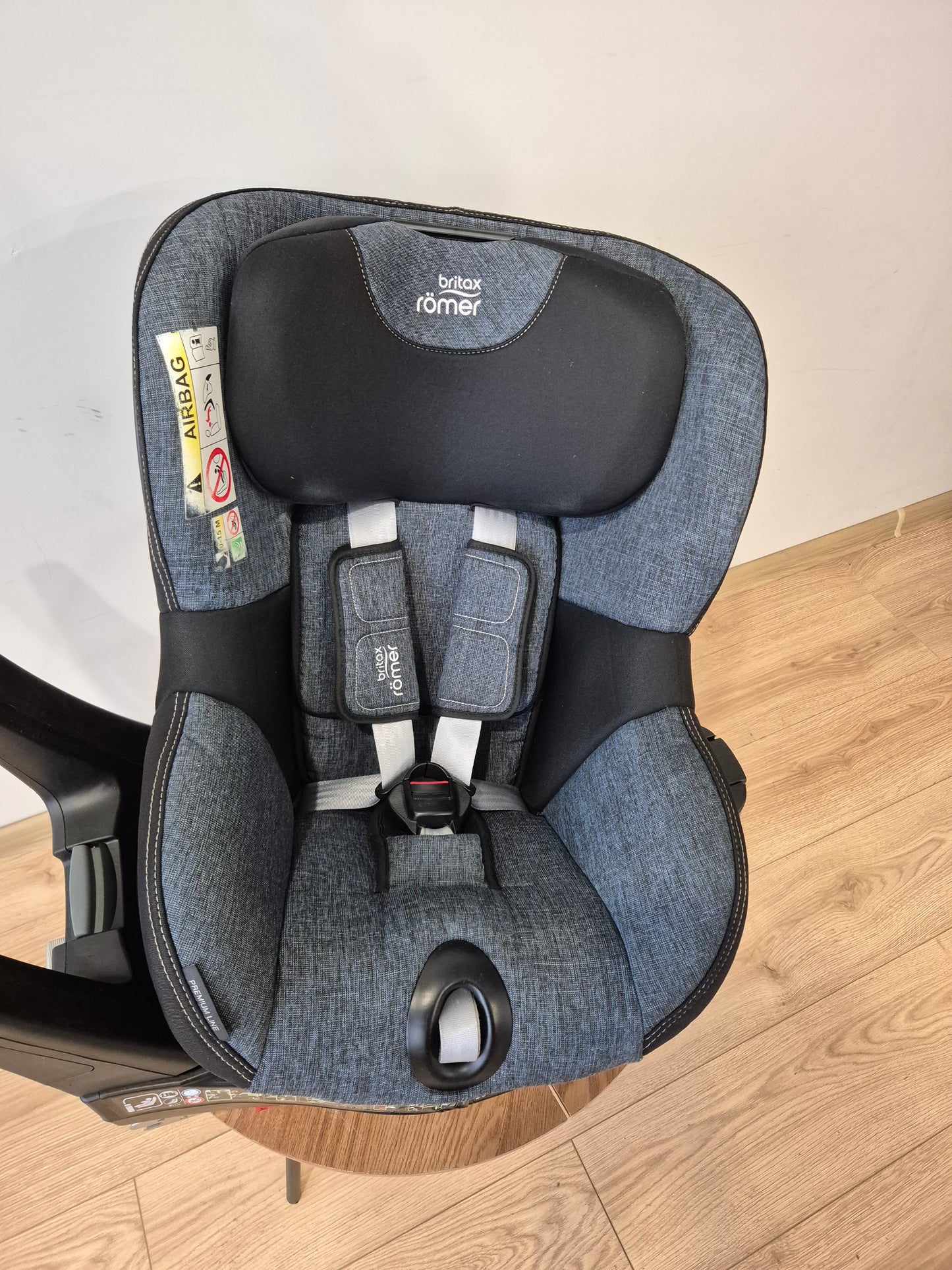 Britax Romer DualFix M i-Size 0-18kg.