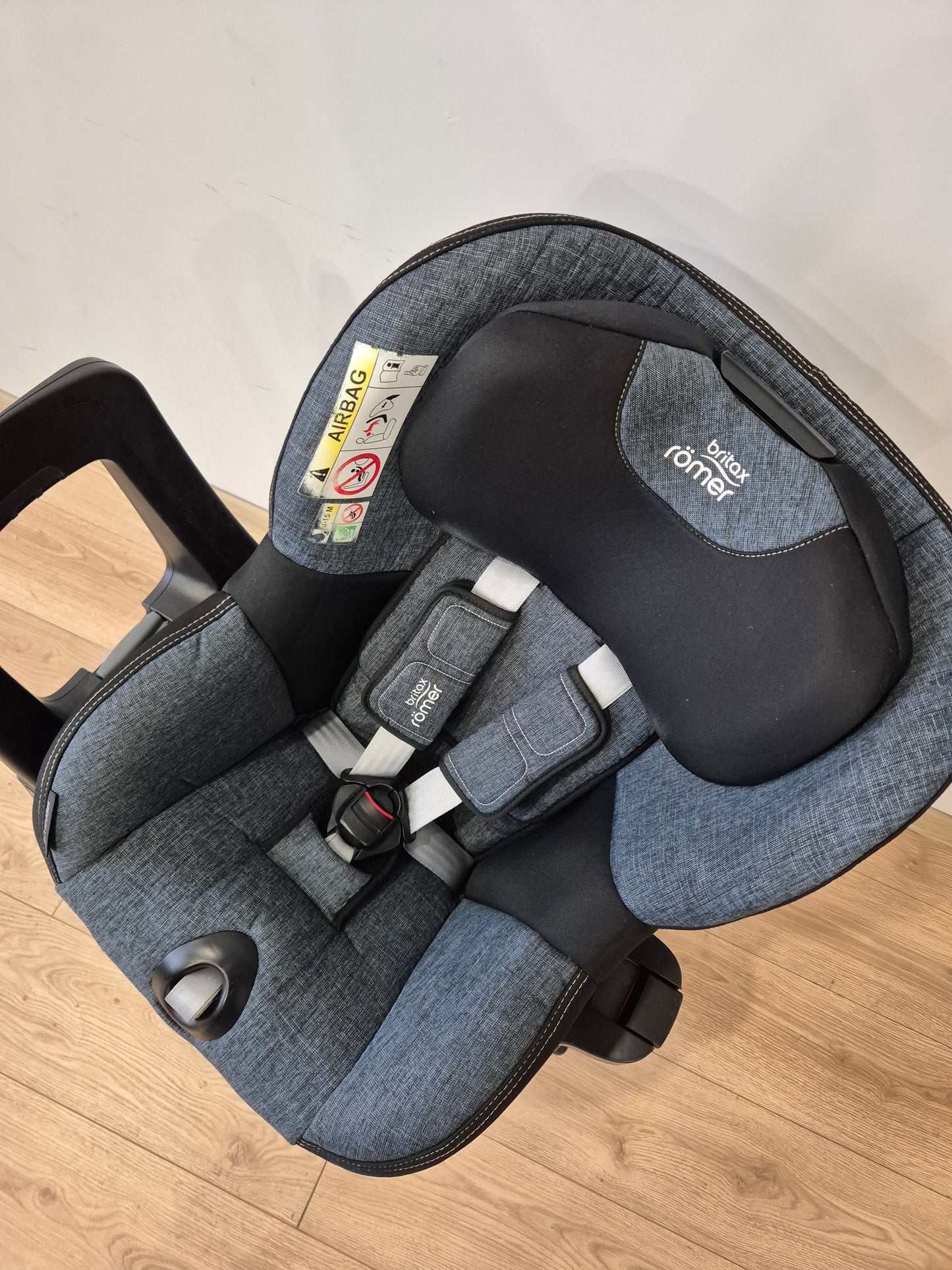 Britax Romer DualFix M i-Size 0-18kg.