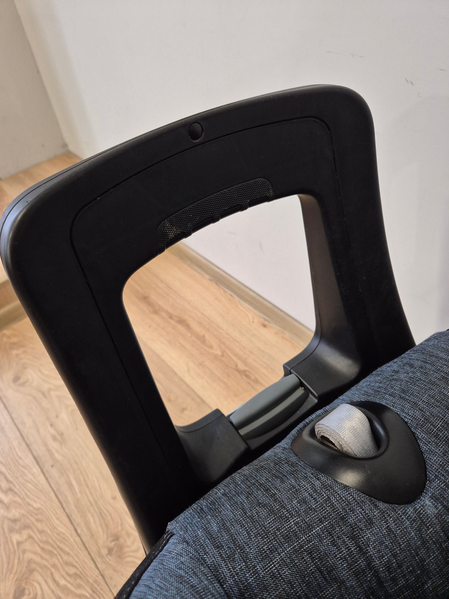 Britax Romer DualFix M i-Size 0-18kg.