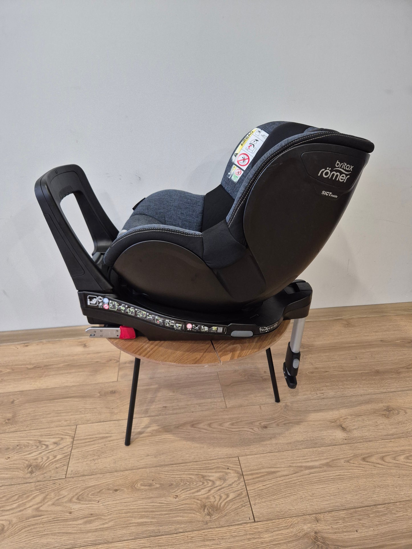 Britax Romer DualFix M i-Size 0-18kg.