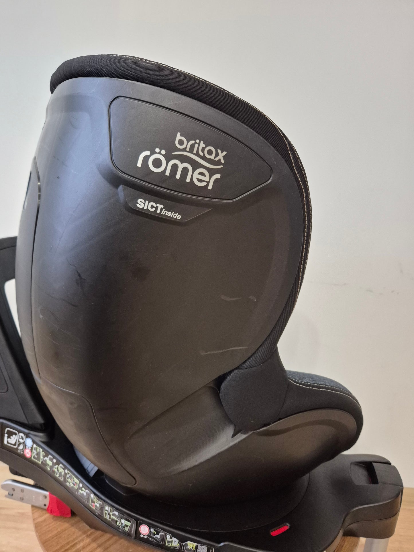 Britax Romer DualFix M i-Size 0-18kg.