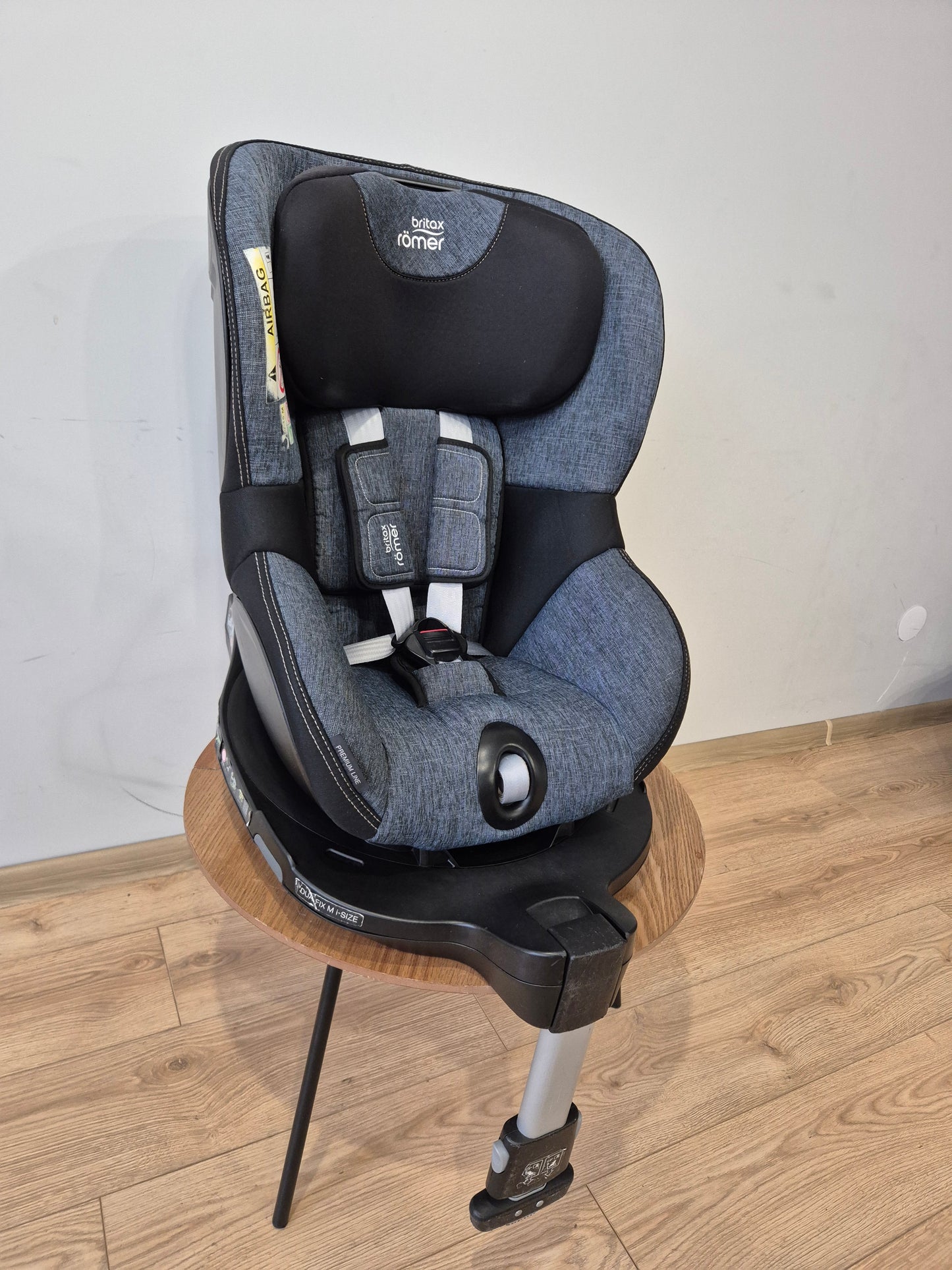 Britax Romer DualFix M i-Size 0-18kg.