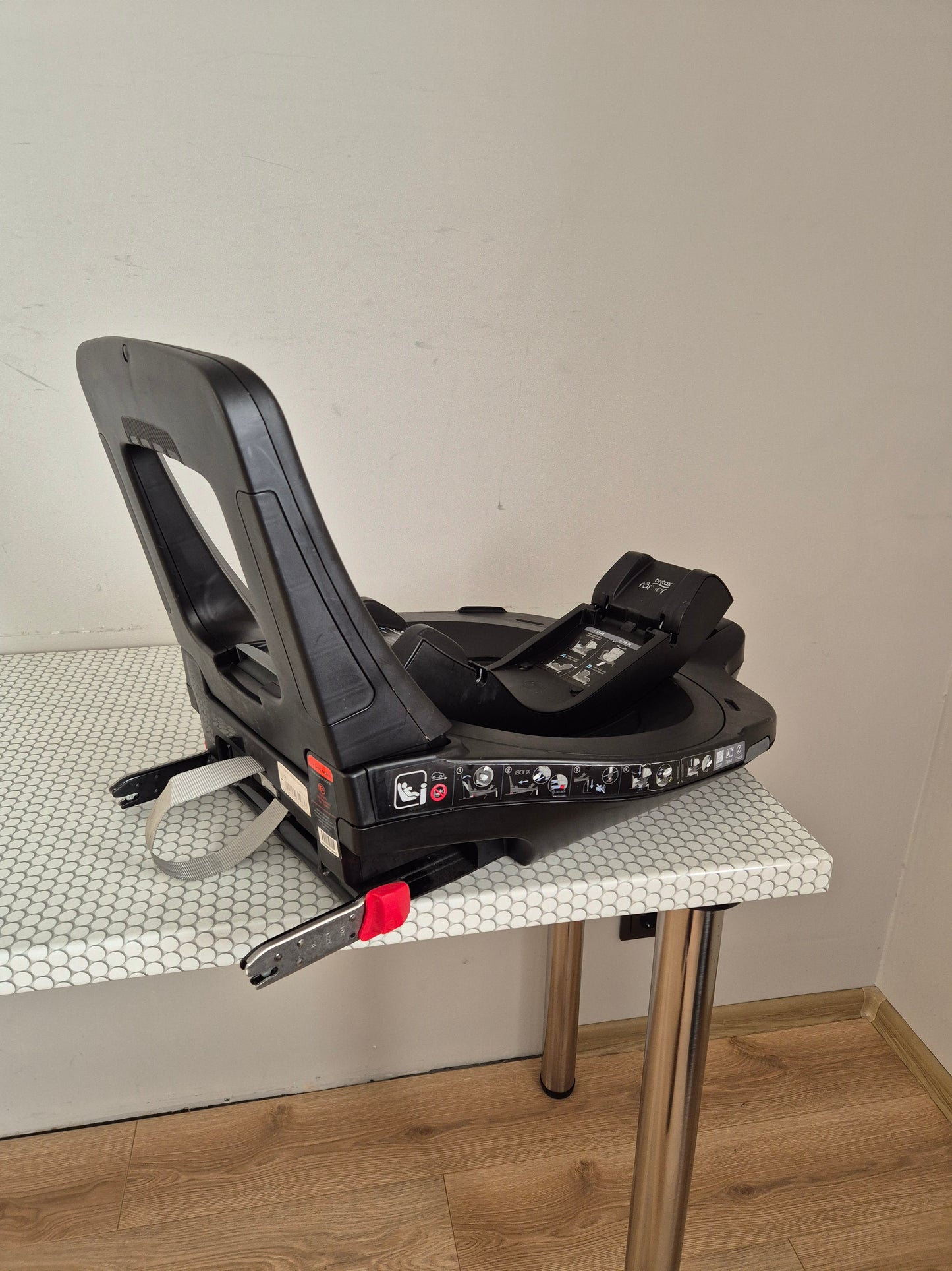 BRITAX Baby-Safe iSense 0-13kg. su Britax Flex Base iSense baze.