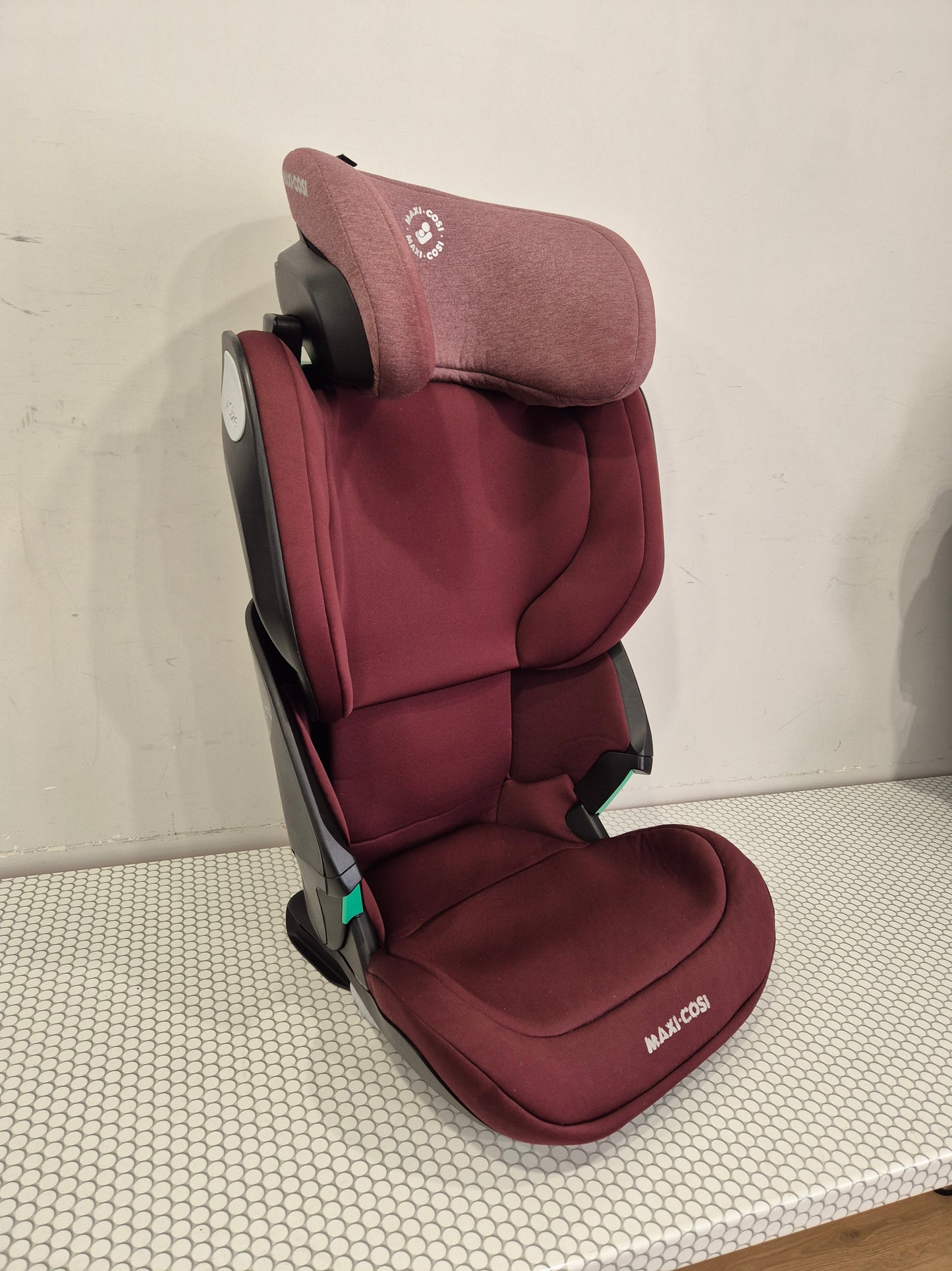 Maxi Cosi Kore i-Size 15-36kg.