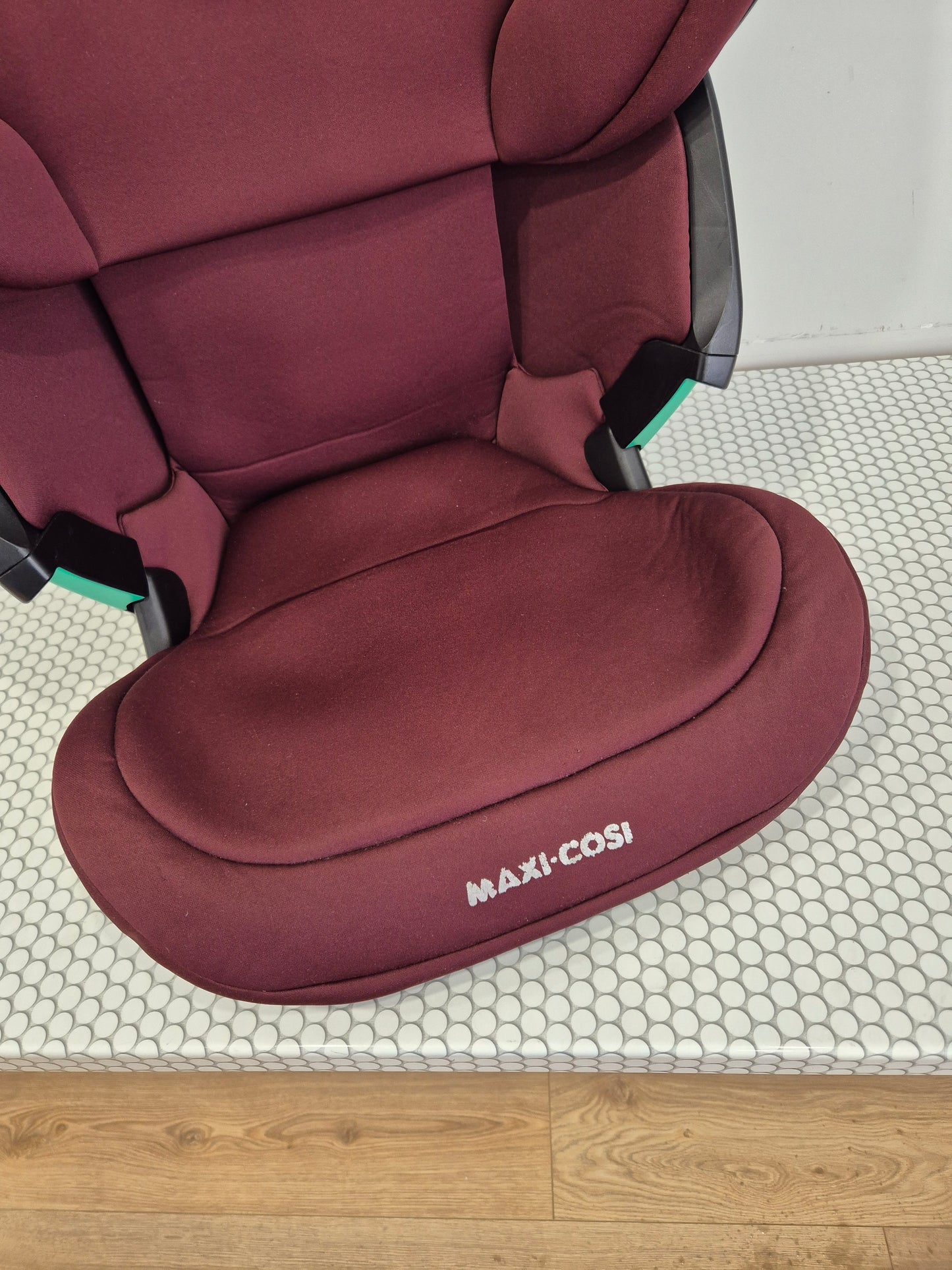 Maxi Cosi Kore i-Size 15-36kg.