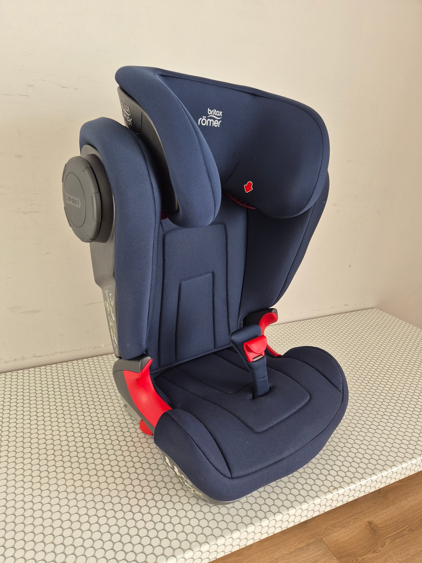 Britax Romer KidFix 2S 15-36kg.