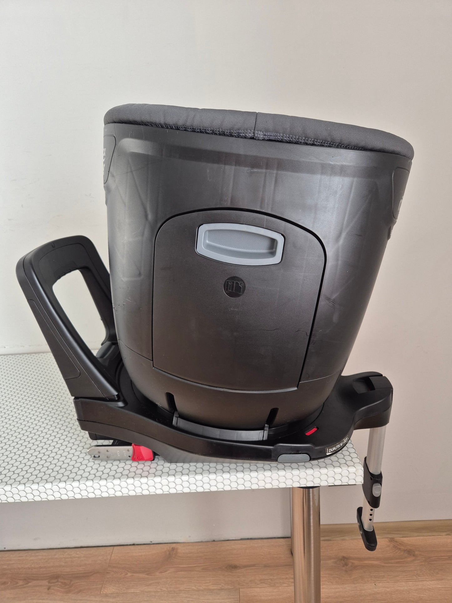 Britax Romer DualFix M i-Size 0-18kg.