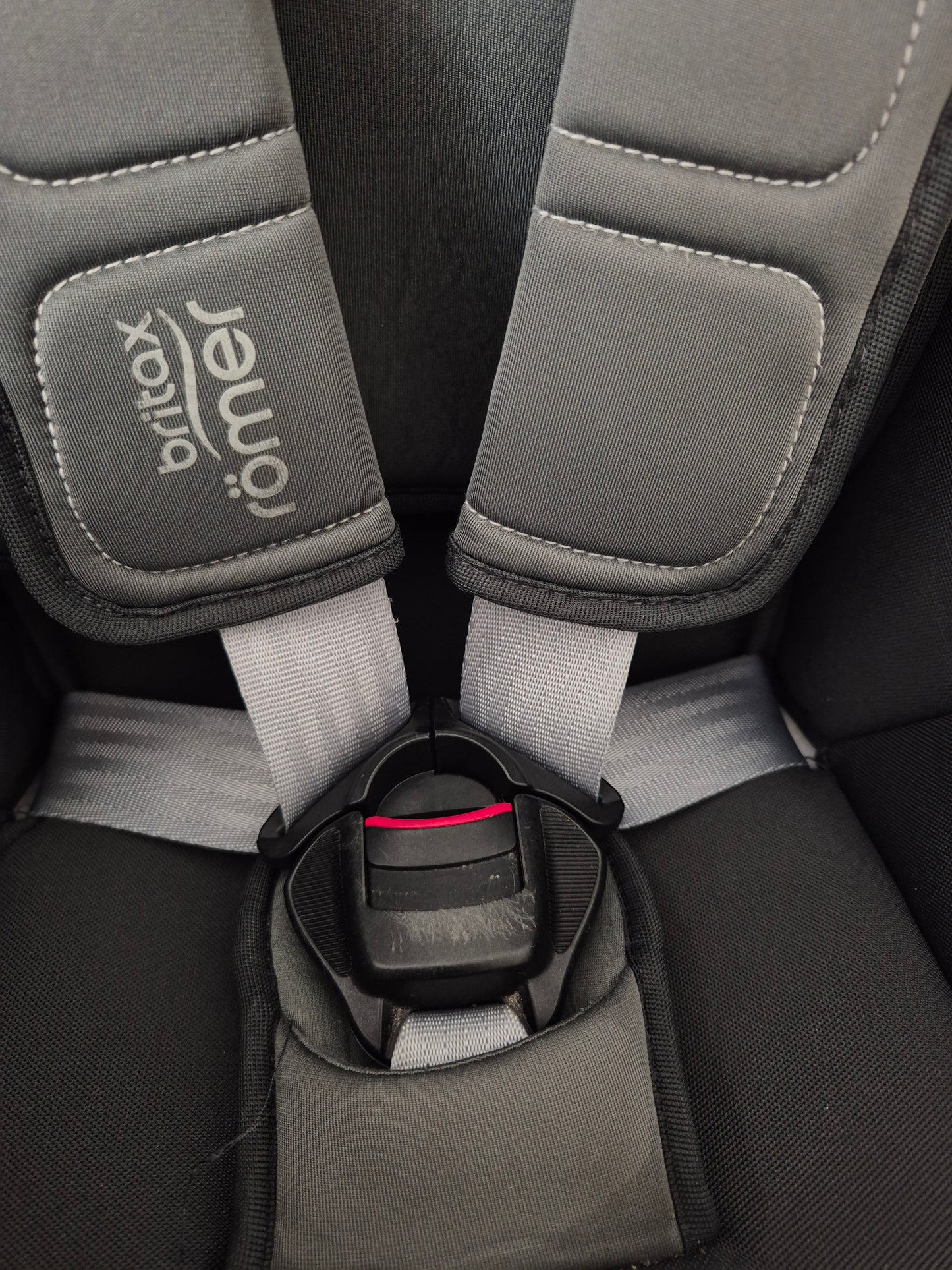 Britax Romer DualFix M i-Size 0-18kg.