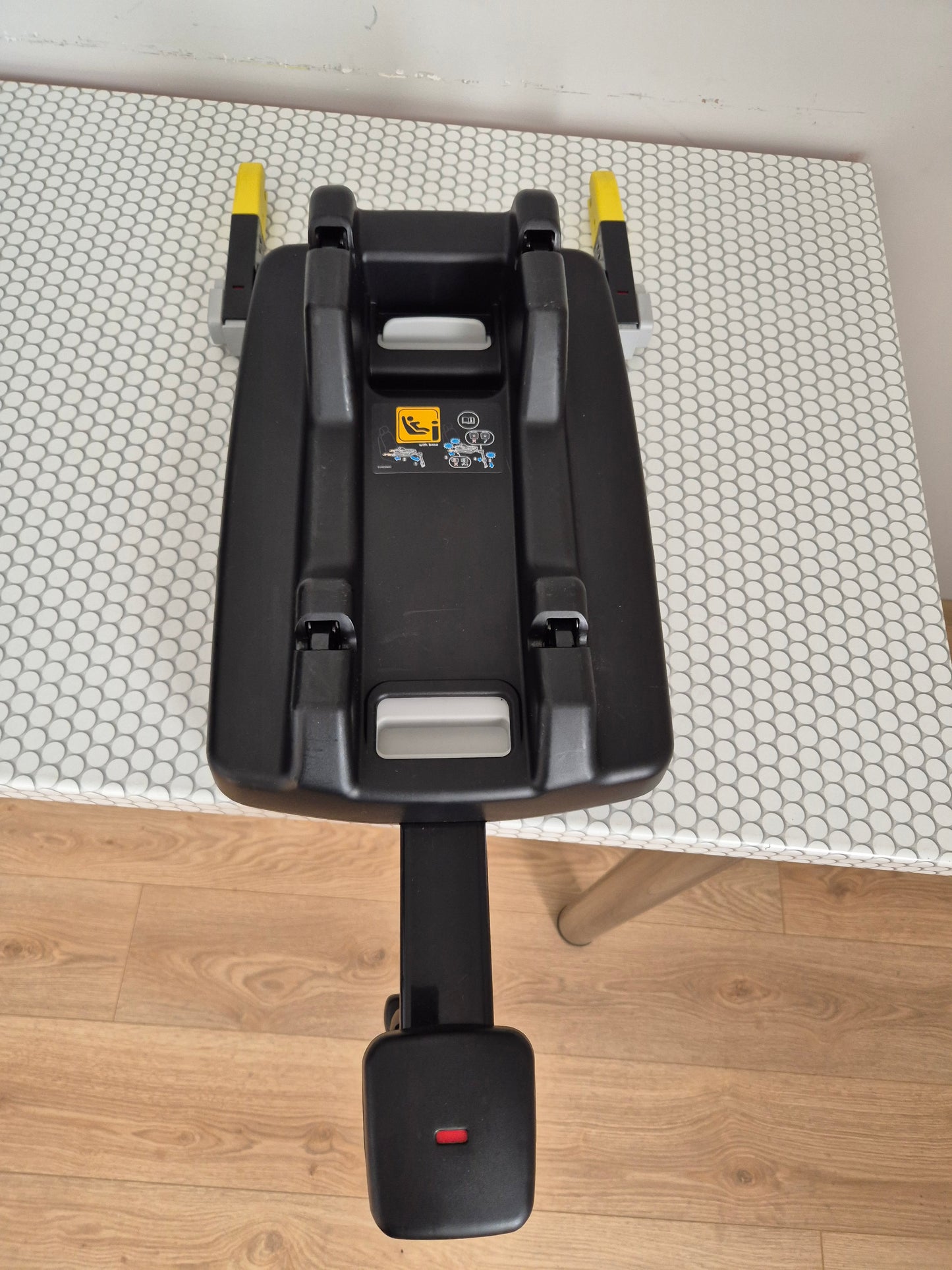 Maxi Cosi Marble i-Size 0-13kg. su IsoFix baze.