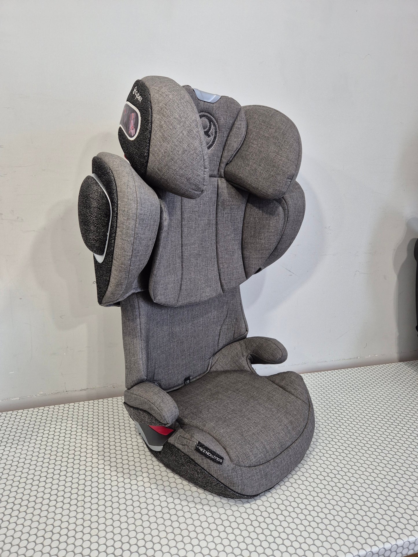 Cybex Solution Z-Fix PLUS 15-36kg.