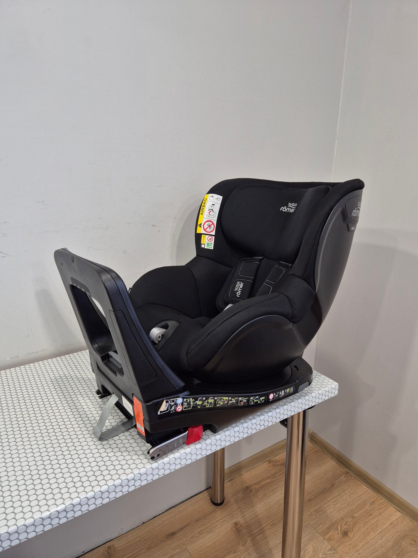 Britax Romer DualFix M i-Size 0-18kg.