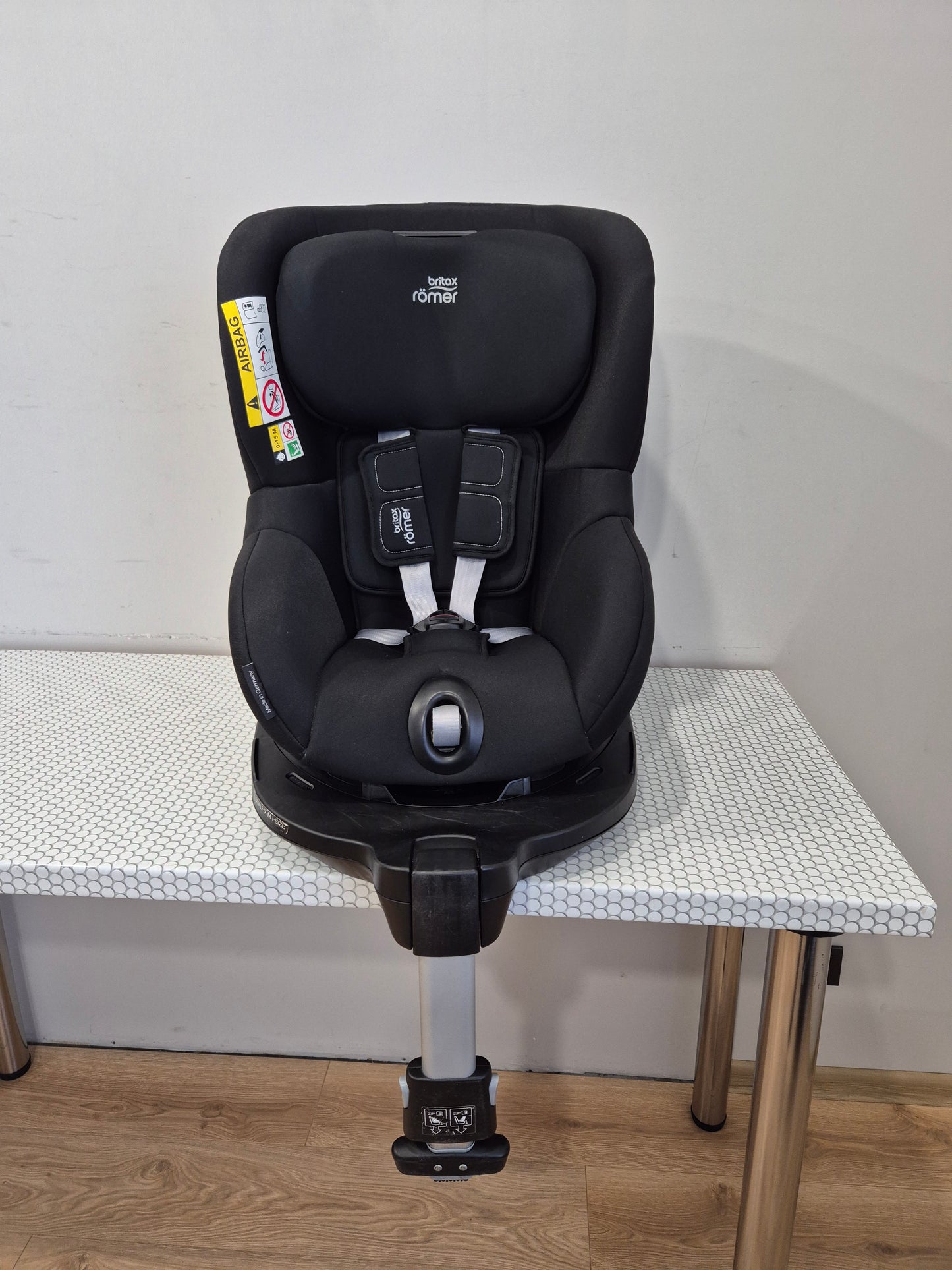 Britax Romer DualFix M i-Size 0-18kg.