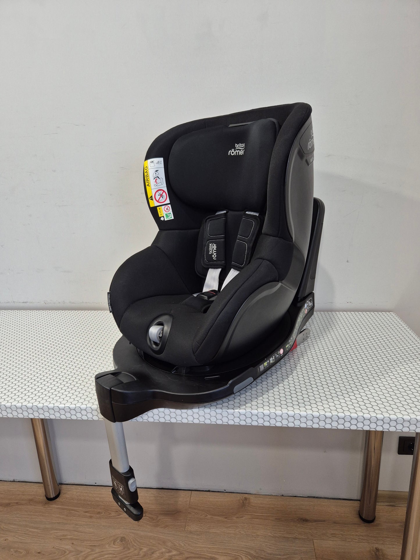 Britax Romer DualFix M i-Size 0-18kg.