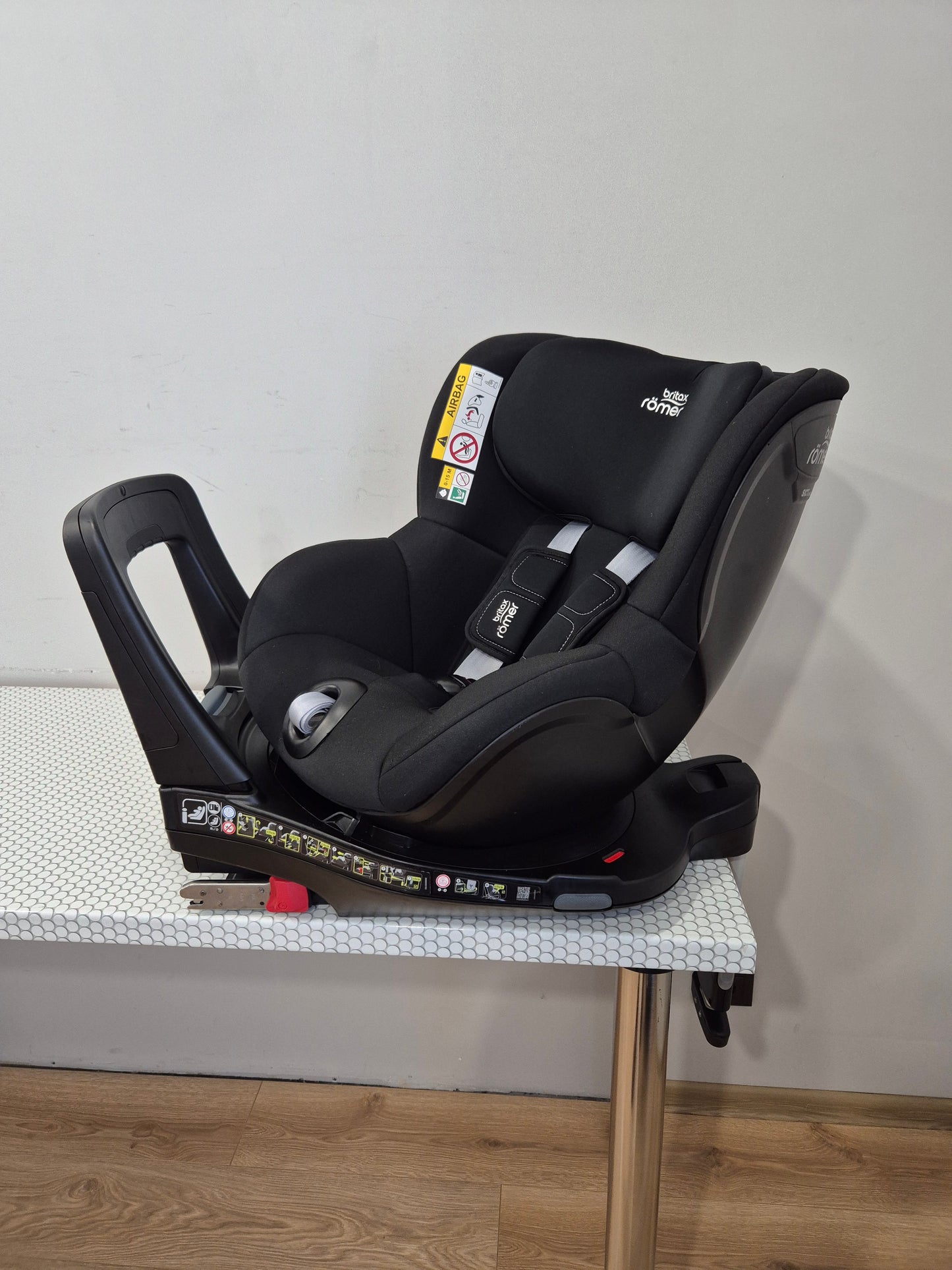 Britax Romer DualFix M i-Size 0-18kg.