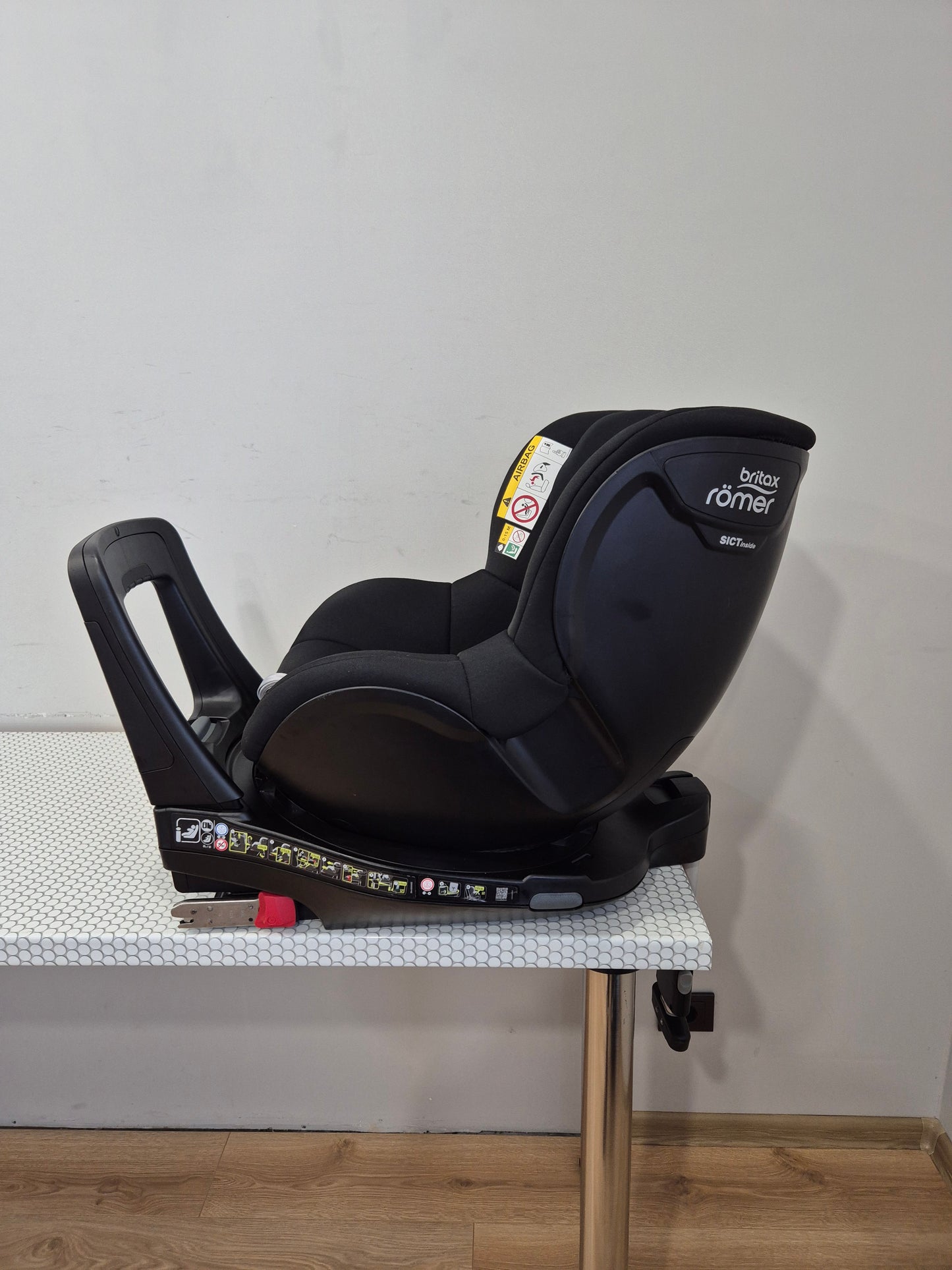 Britax Romer DualFix M i-Size 0-18kg.