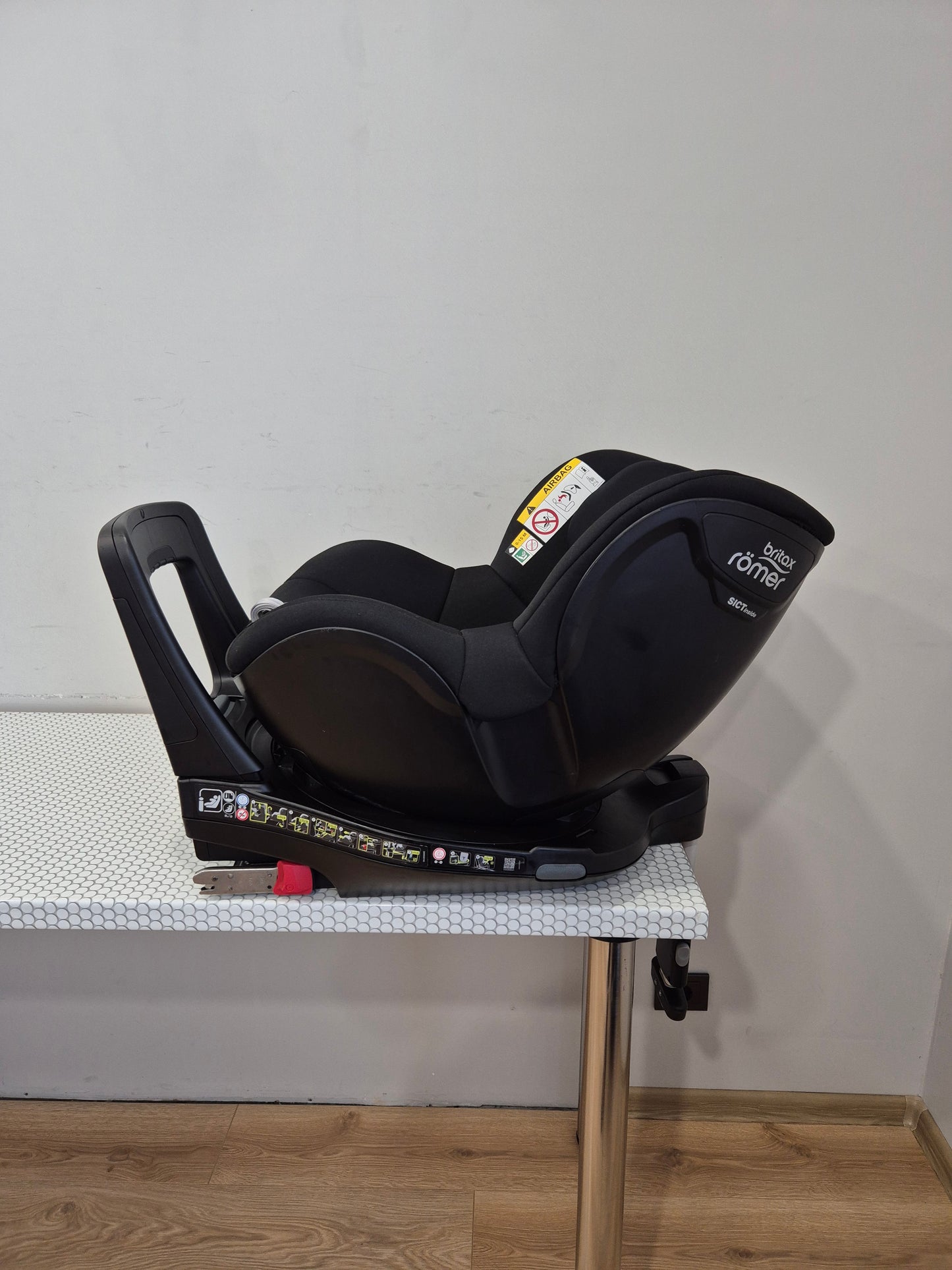Britax Romer DualFix M i-Size 0-18kg.