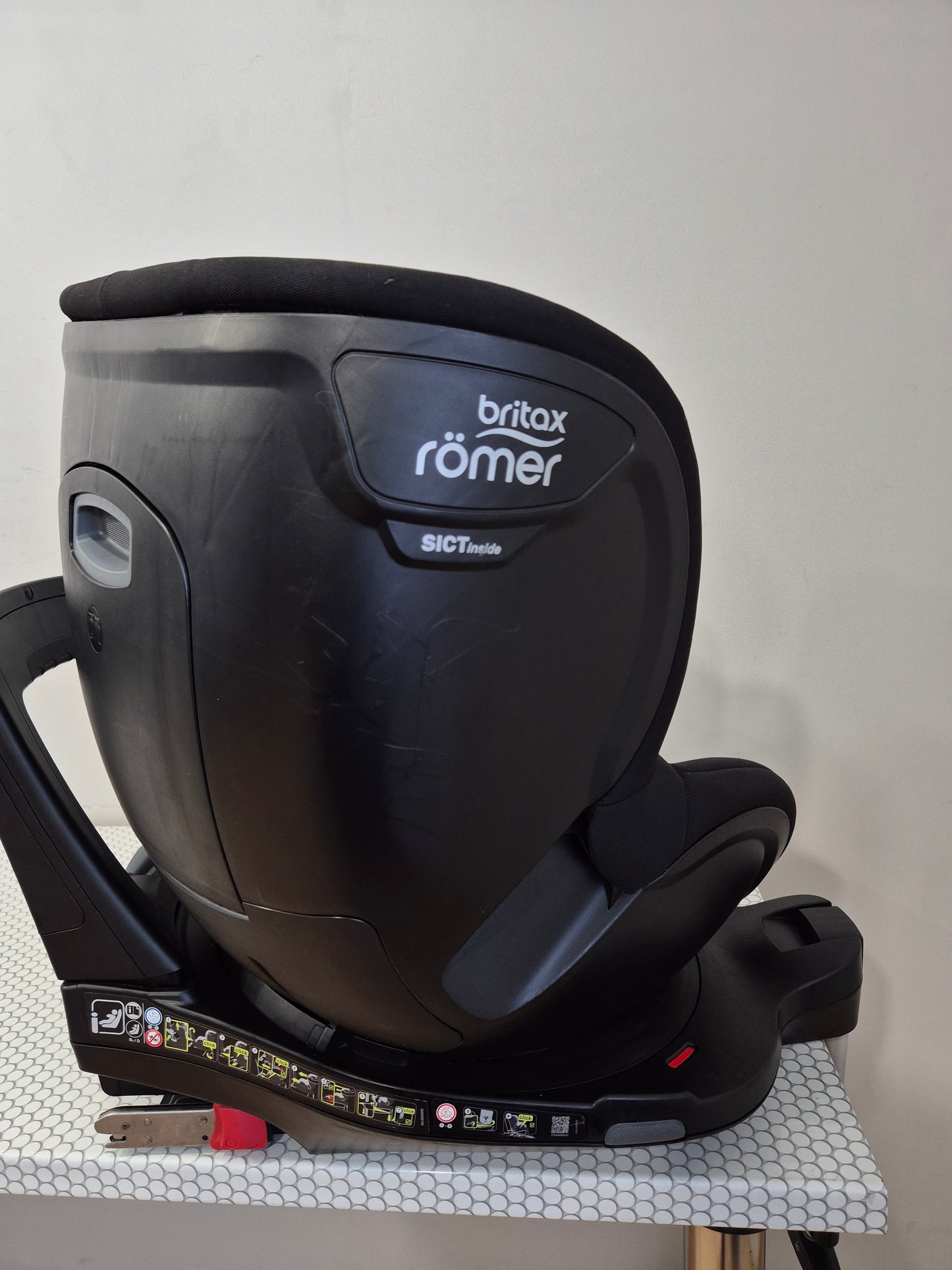 Britax Romer DualFix M i-Size 0-18kg.