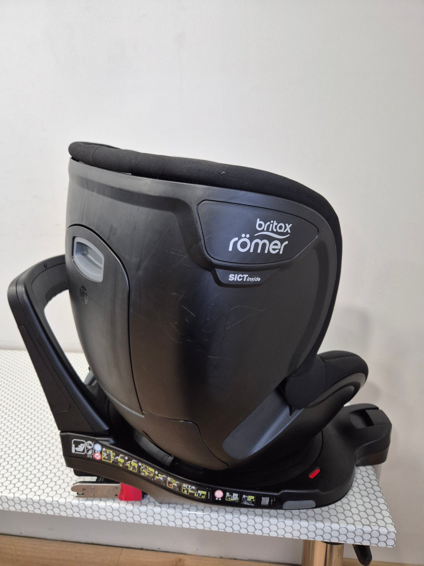 Britax Romer DualFix M i-Size 0-18kg.