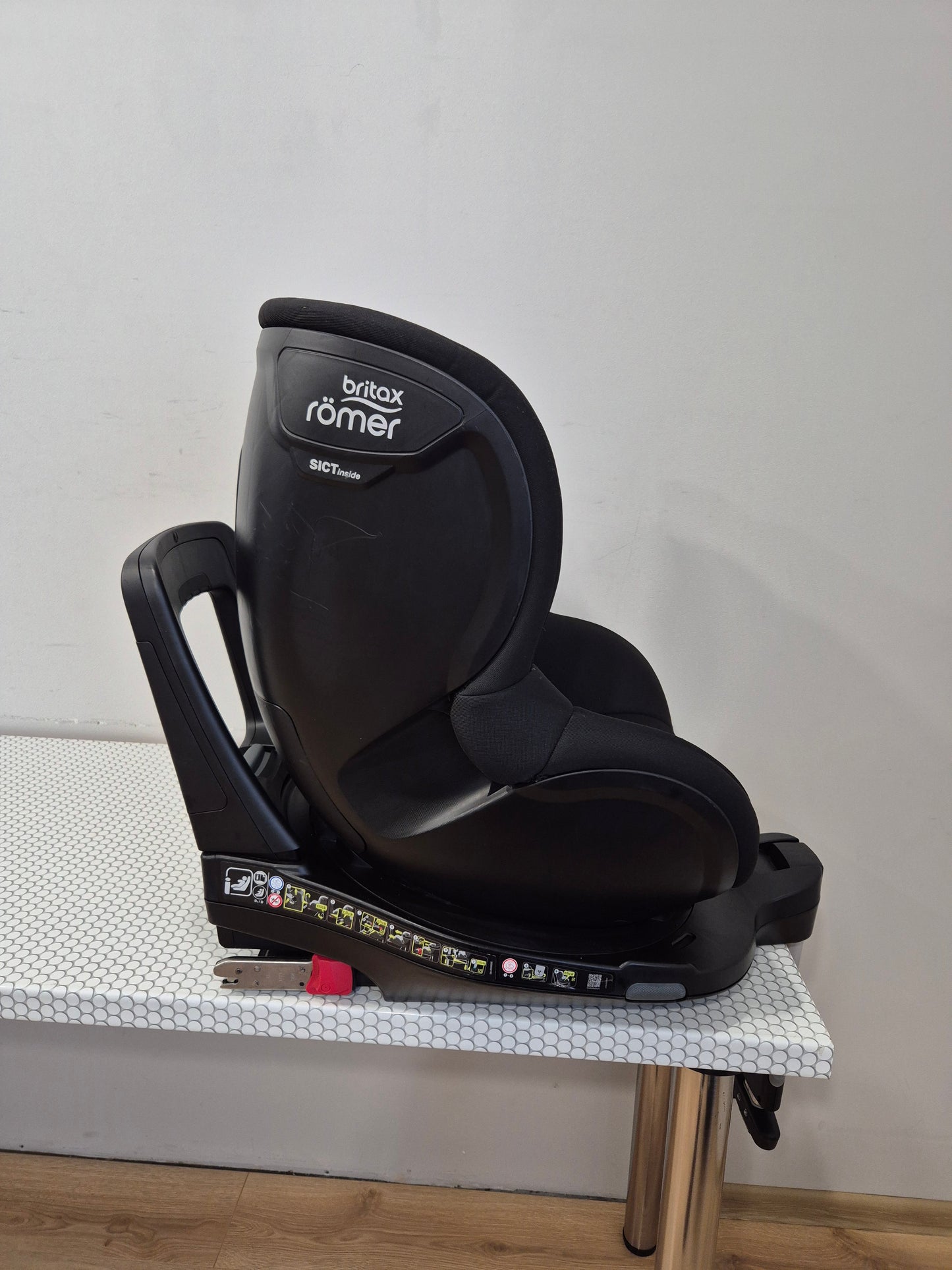 Britax Romer DualFix M i-Size 0-18kg.