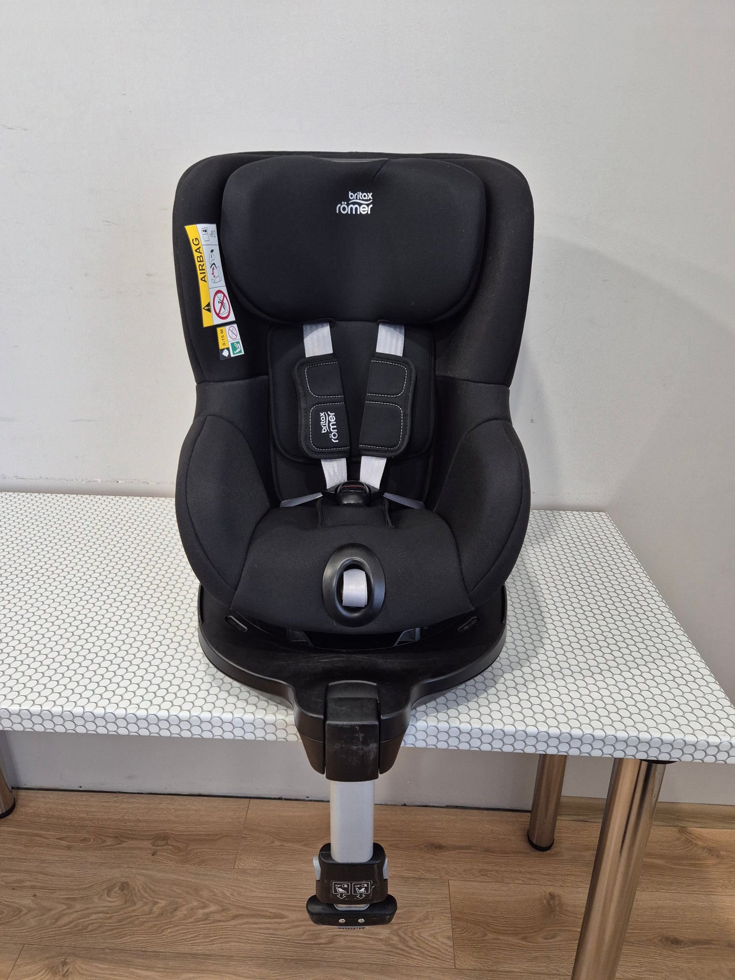 Britax Romer DualFix M i-Size 0-18kg.
