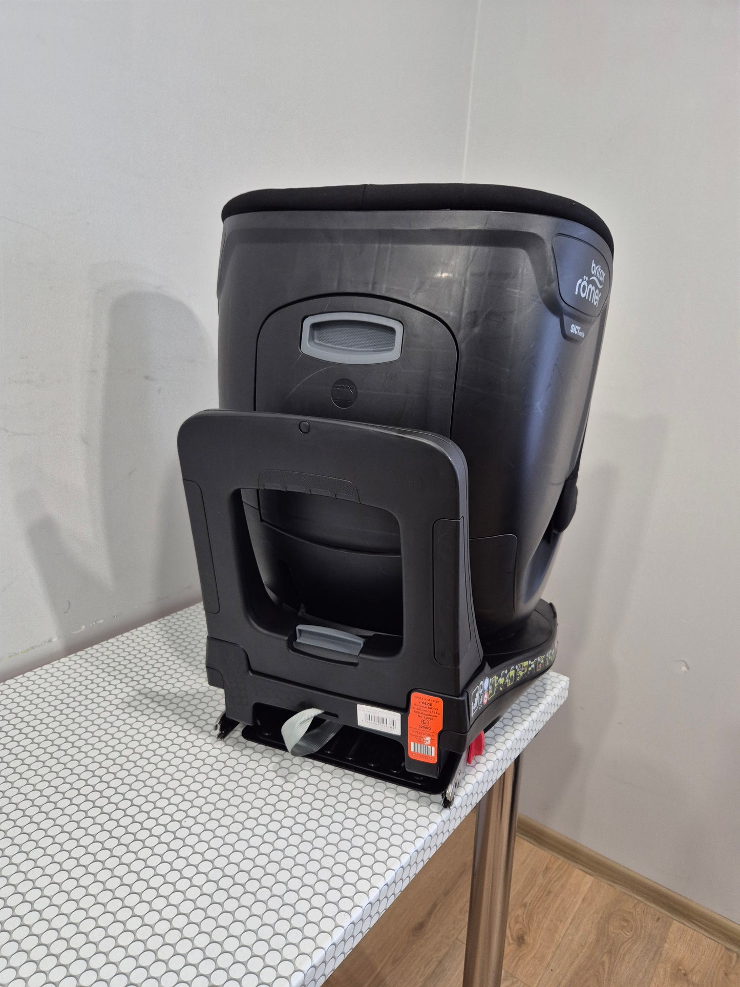 Britax Romer DualFix M i-Size 0-18kg.