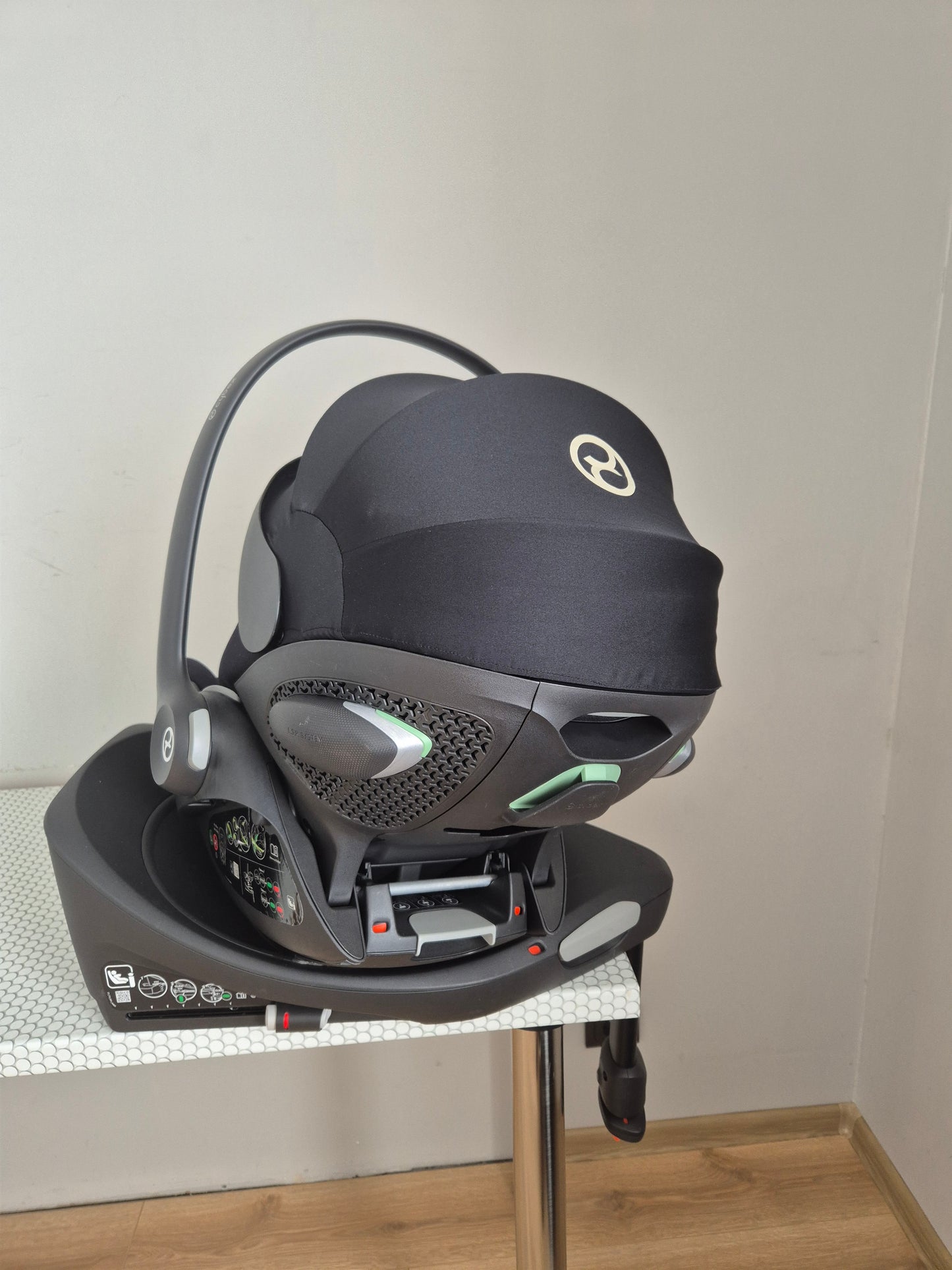 Cybex Cloud G i-Size 0-13kg. su Base G baze