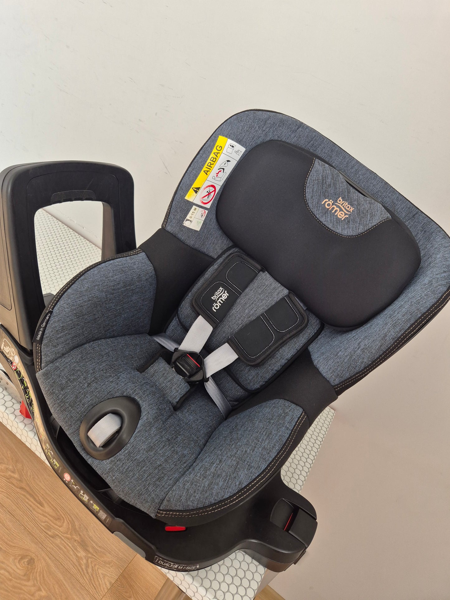 Britax Romer DualFix M i-Size 0-18kg
