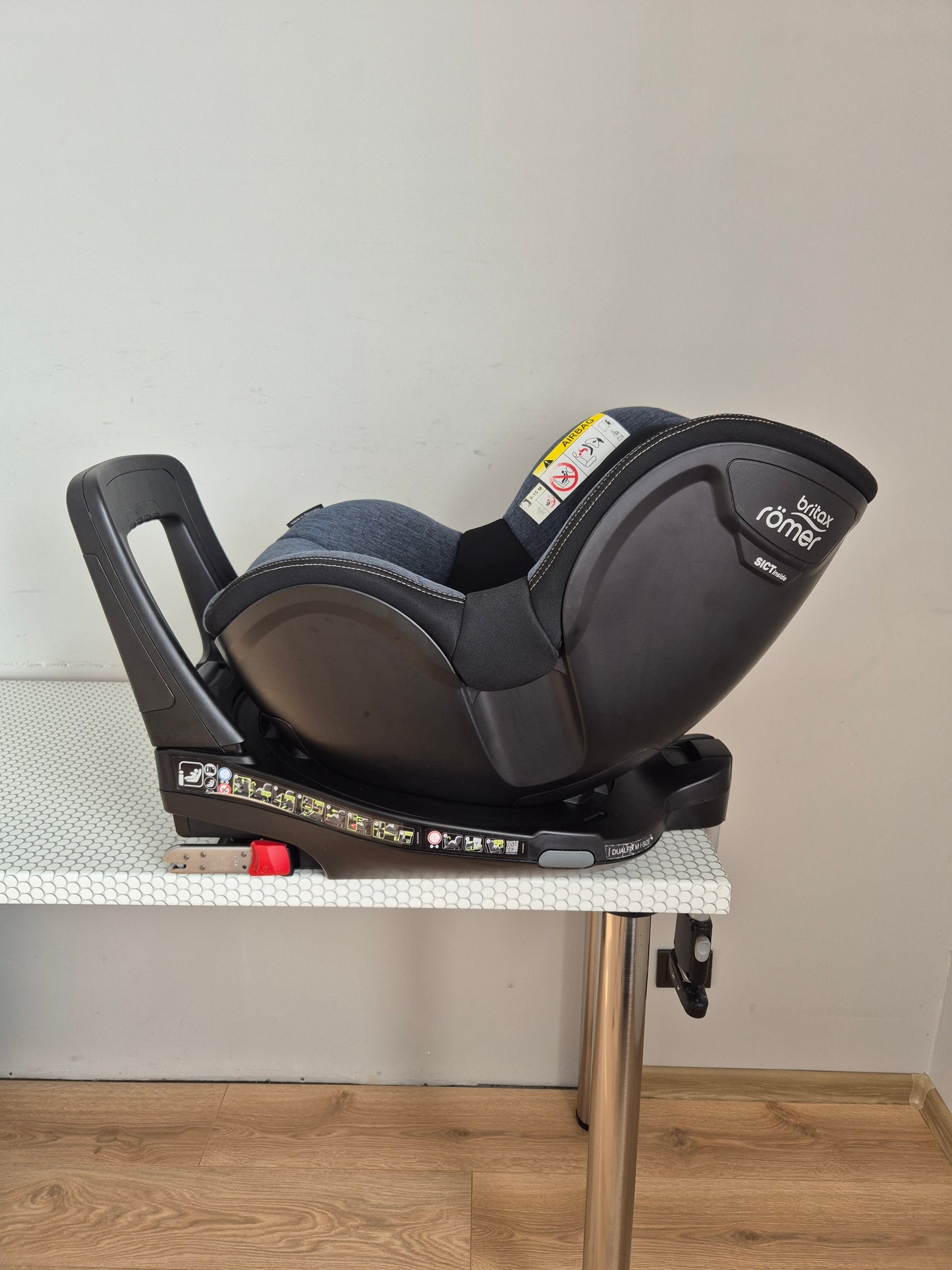Britax Romer DualFix M i-Size 0-18kg