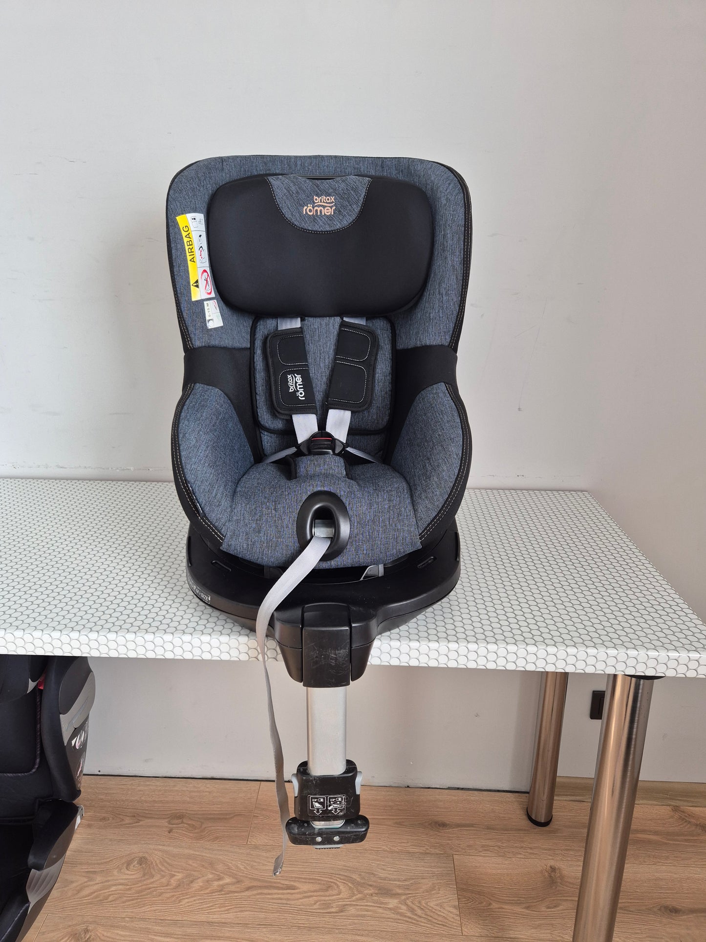 Britax Romer DualFix M i-Size 0-18kg