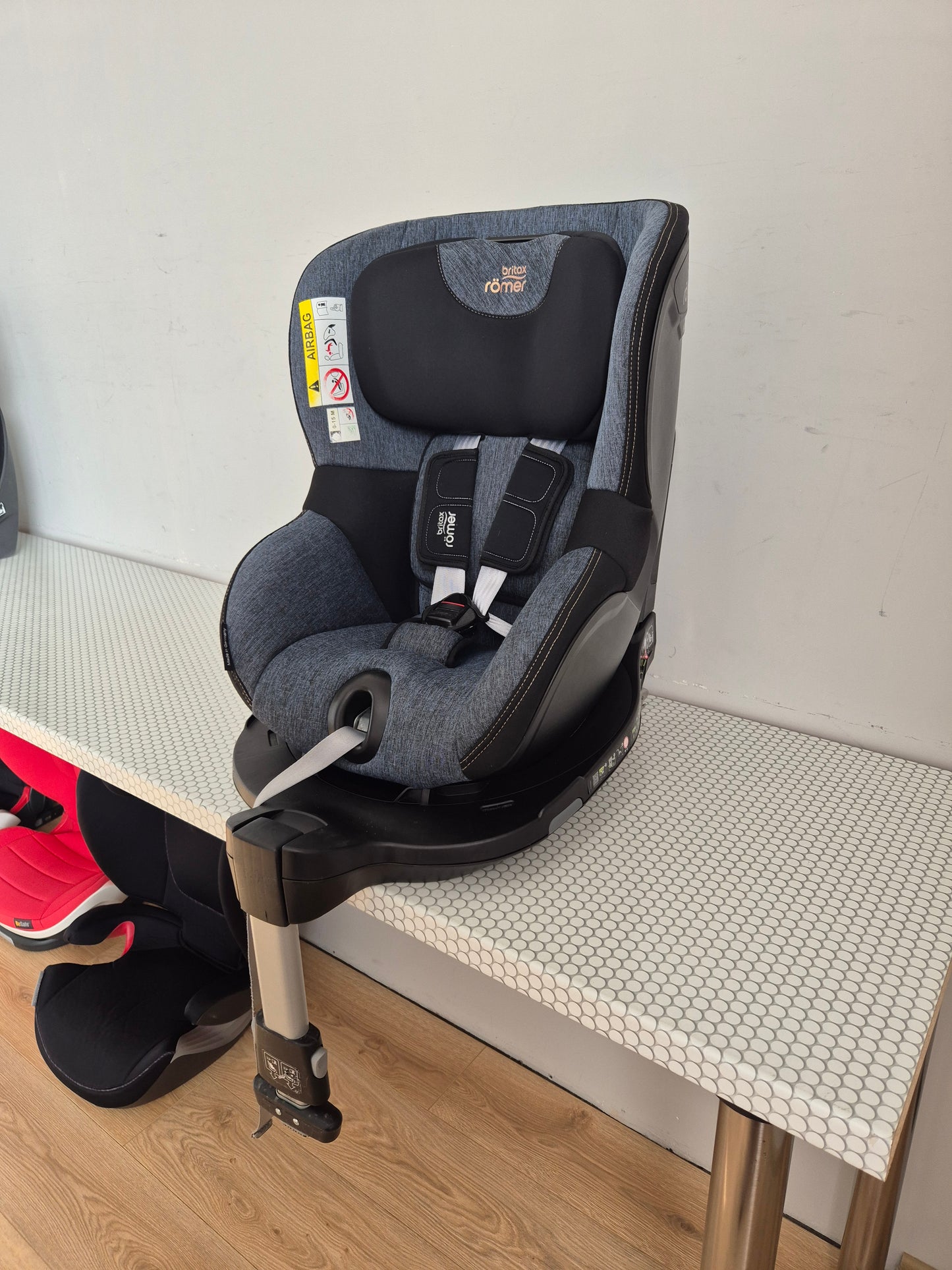 Britax Romer DualFix M i-Size 0-18kg