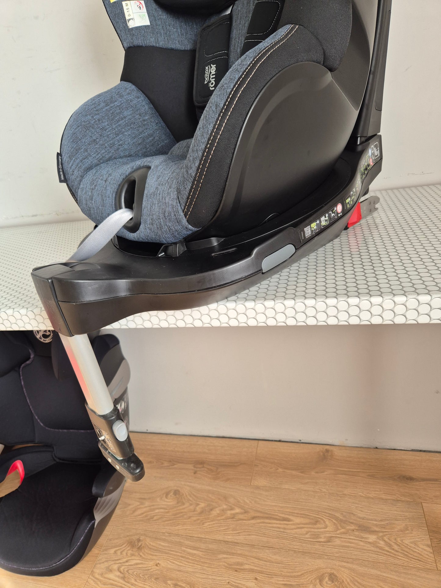 Britax Romer DualFix M i-Size 0-18kg