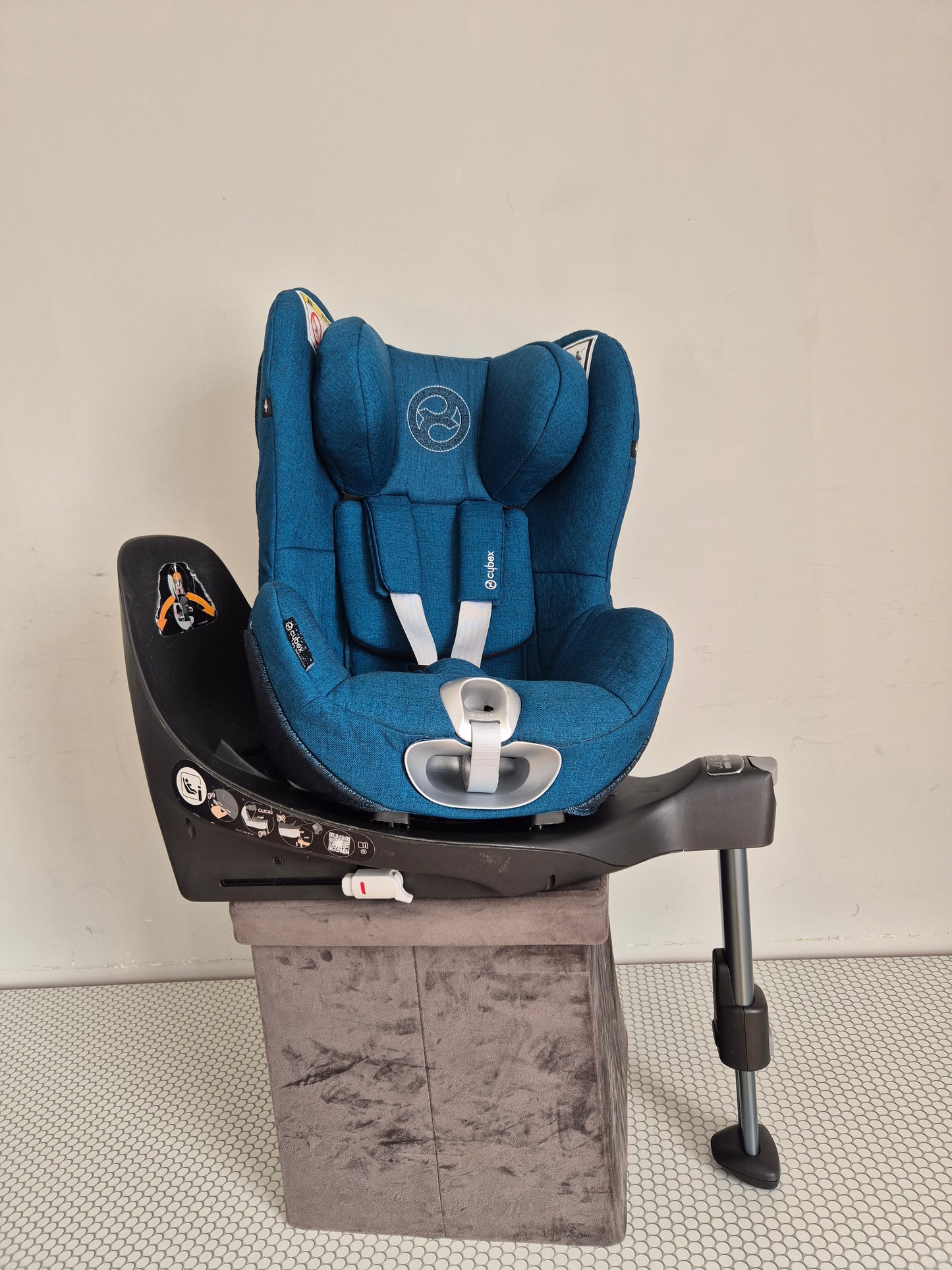 Cybex Sirona Z Plus i-Size 0-18kg. su Base Z IsoFix baze.