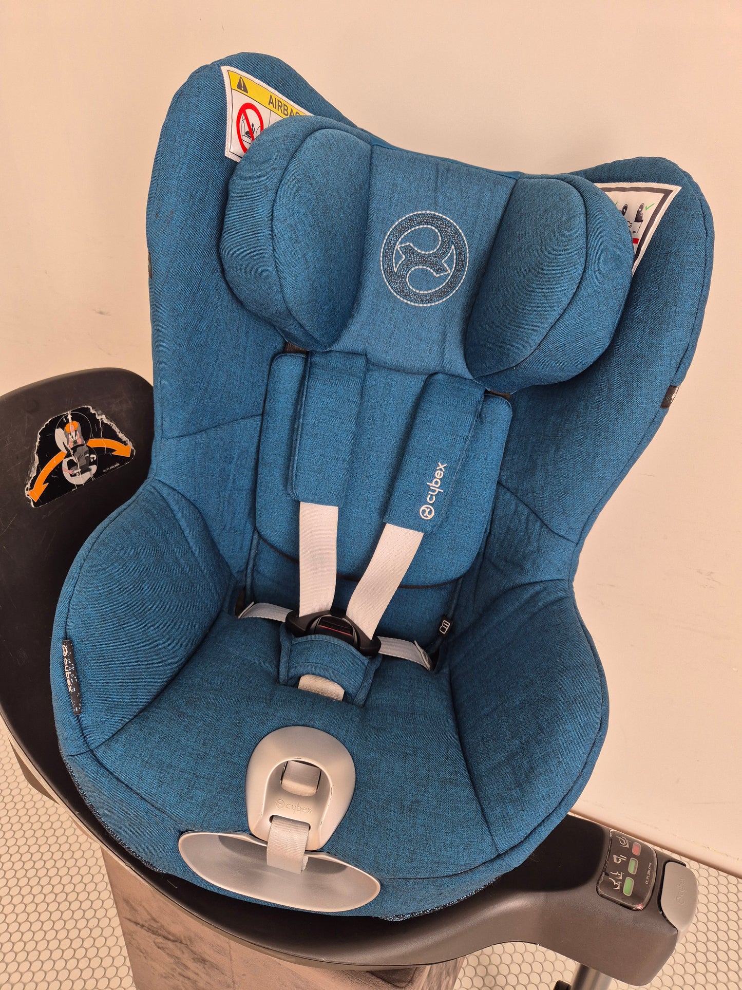 Cybex Sirona Z Plus i-Size 0-18kg. su Base Z IsoFix baze.