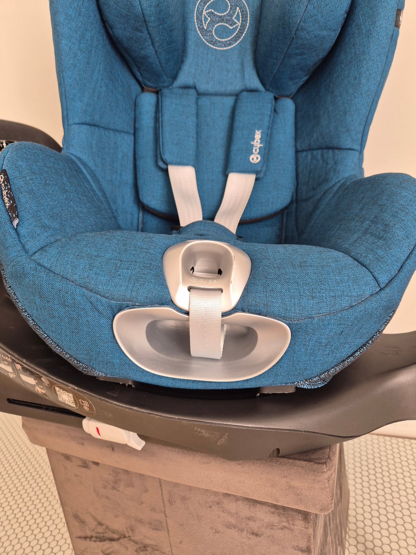 Cybex Sirona Z Plus i-Size 0-18kg. su Base Z IsoFix baze.