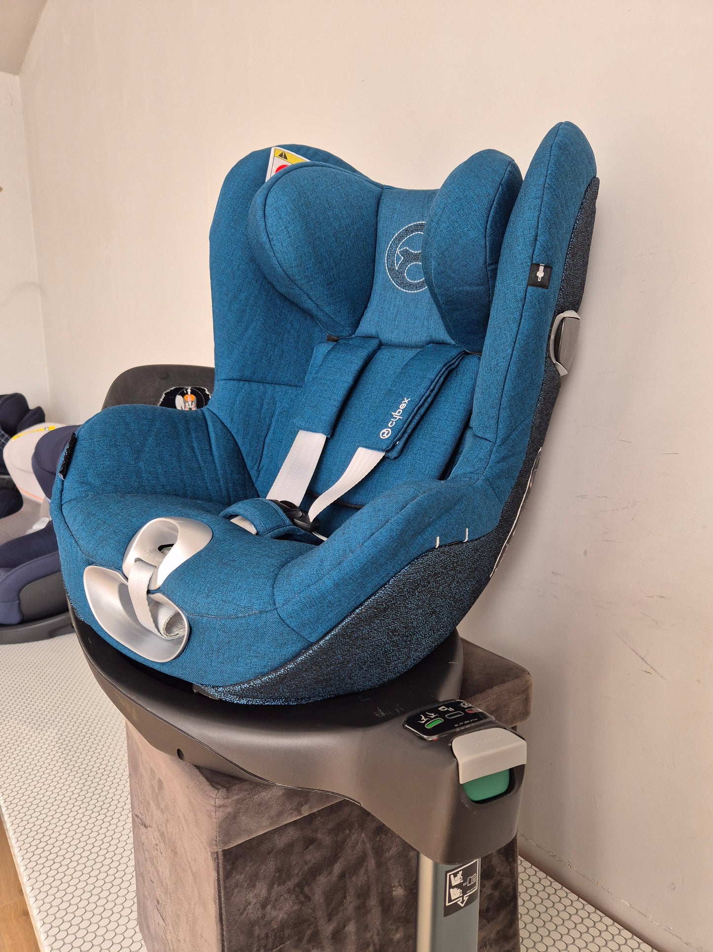 Cybex Sirona Z Plus i-Size 0-18kg. su Base Z IsoFix baze.